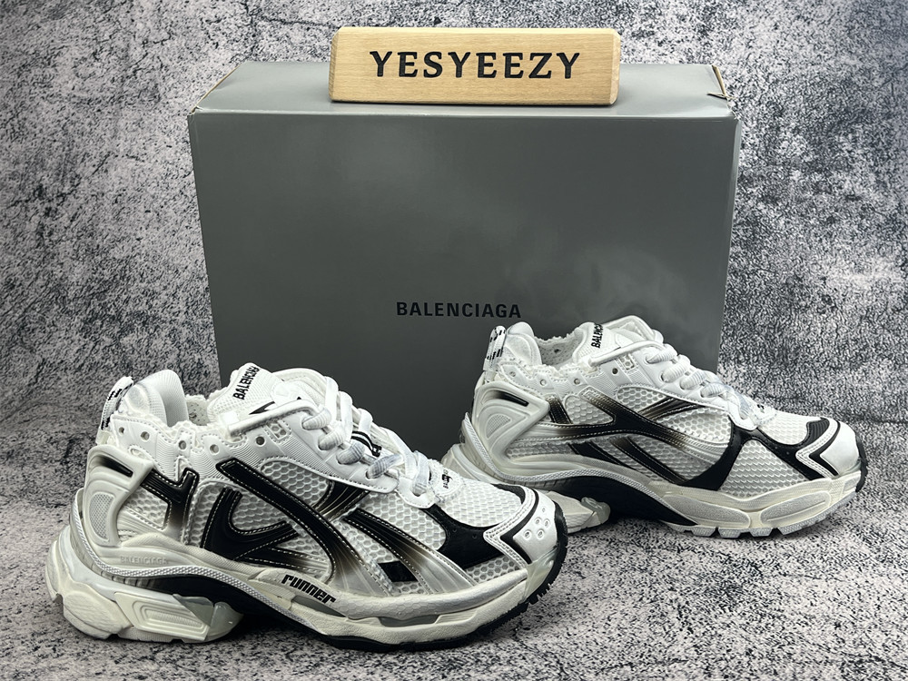 UA Balenciaga Runner Sneaker
