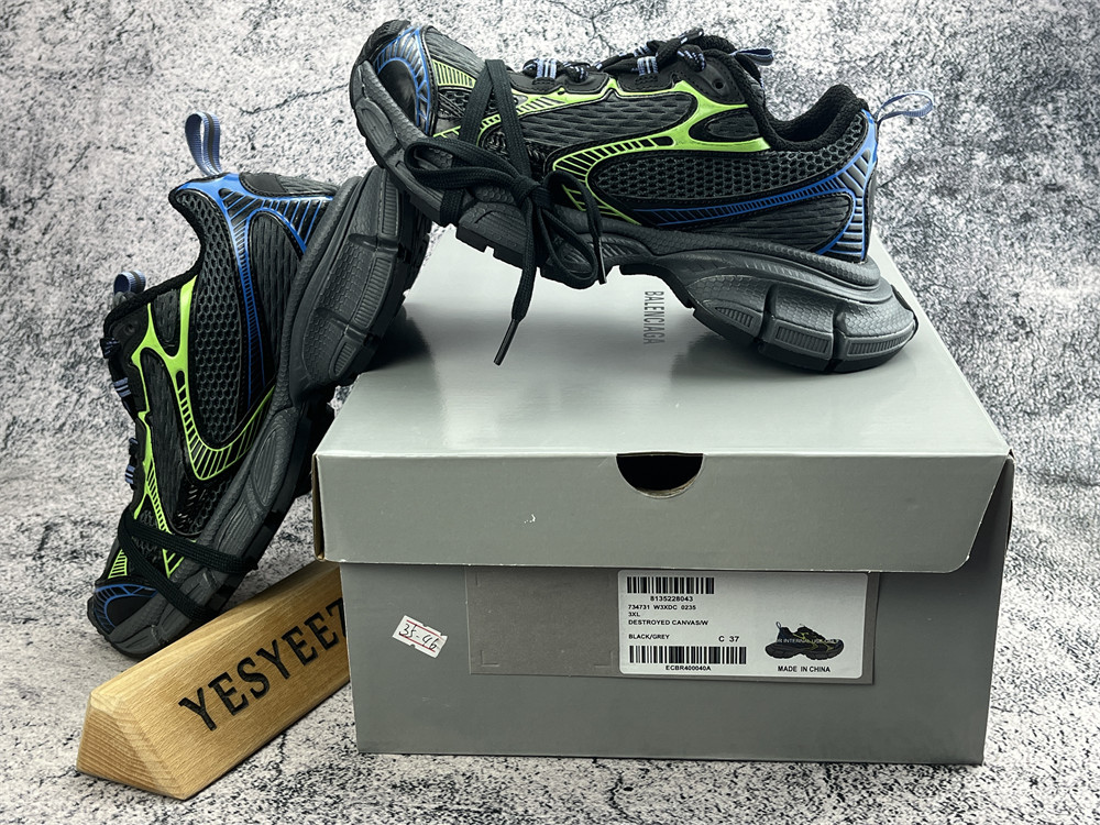 UA Balenciga 3XL Sneaker