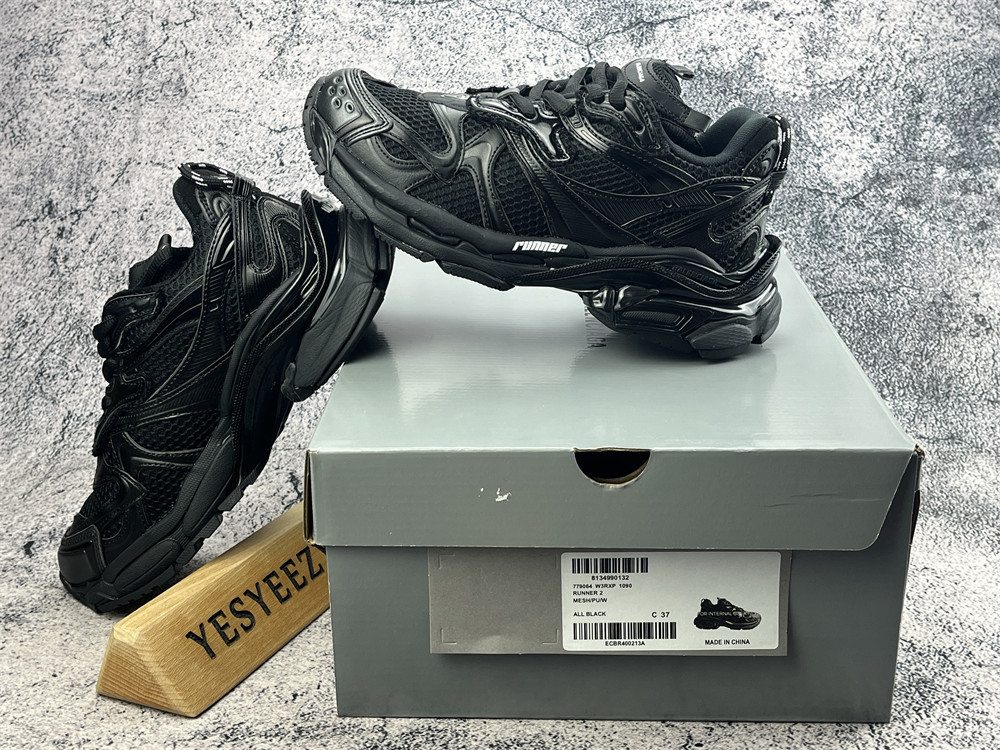 UA Balenciaga Runner Sneaker