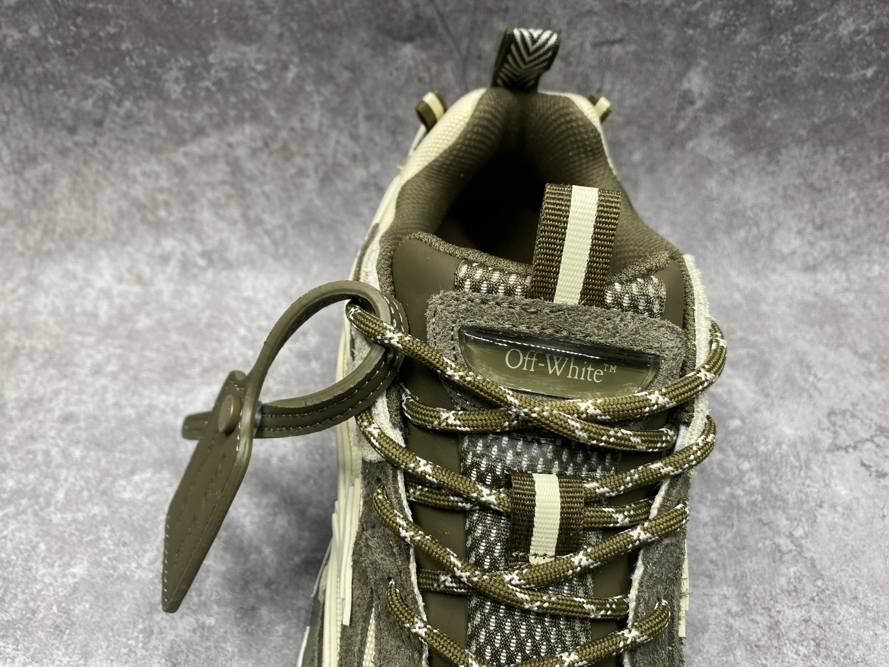 UA Off-White "BE RIGHT BACK"