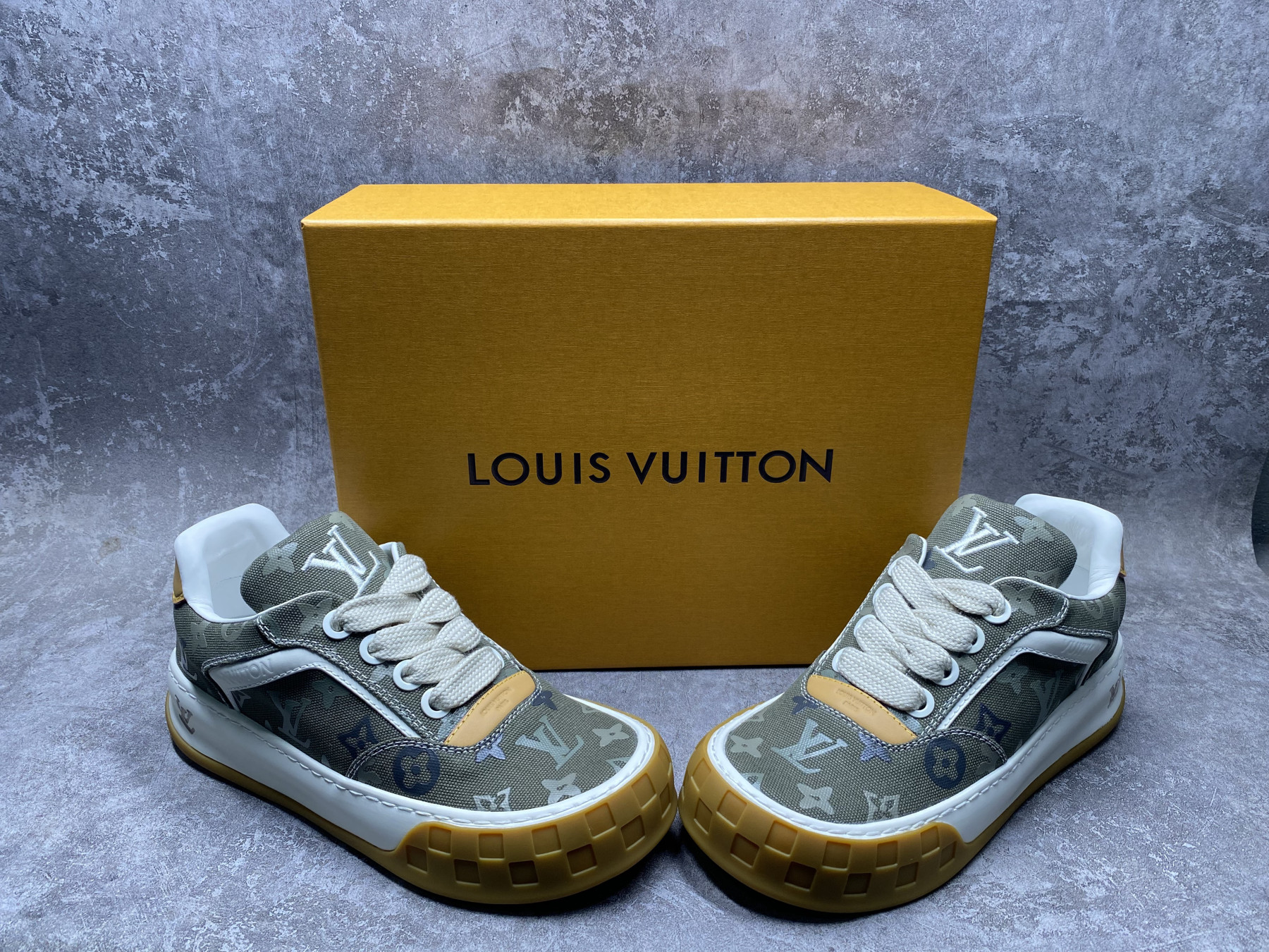 UA LV Tilted Sneaker
