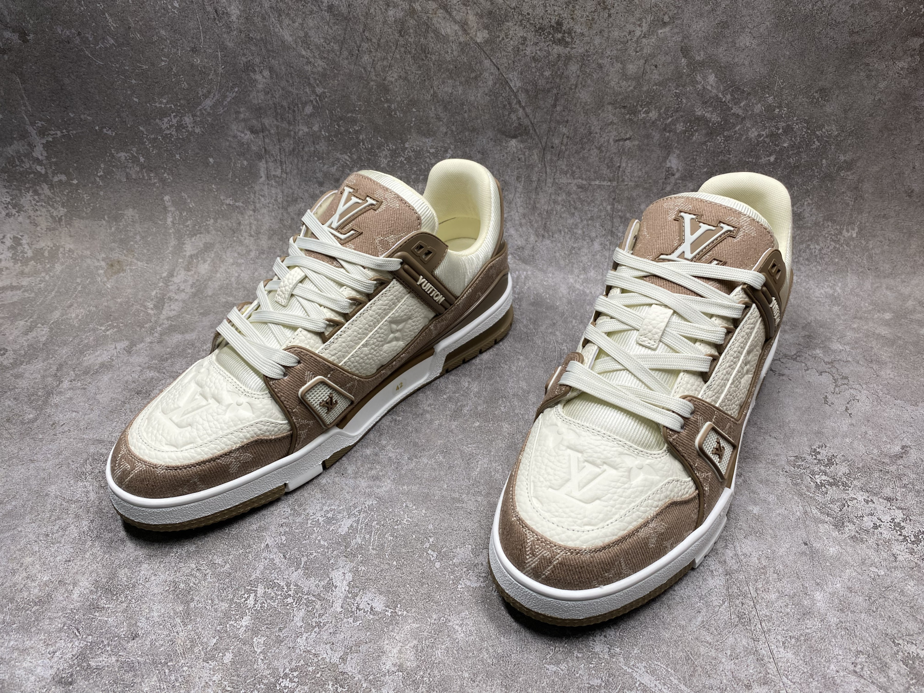 UA LV trainer Sneakers