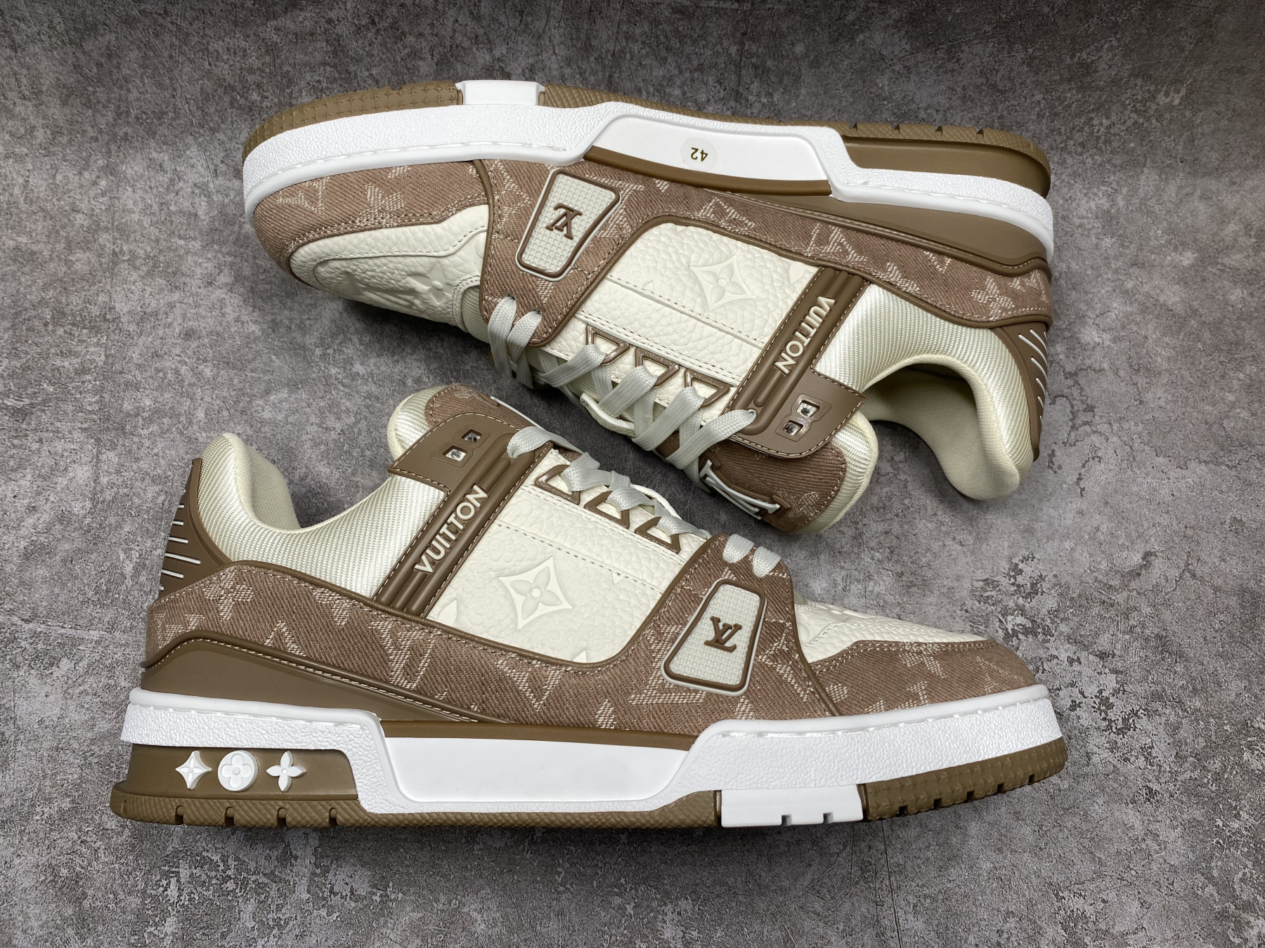 UA LV trainer Sneakers