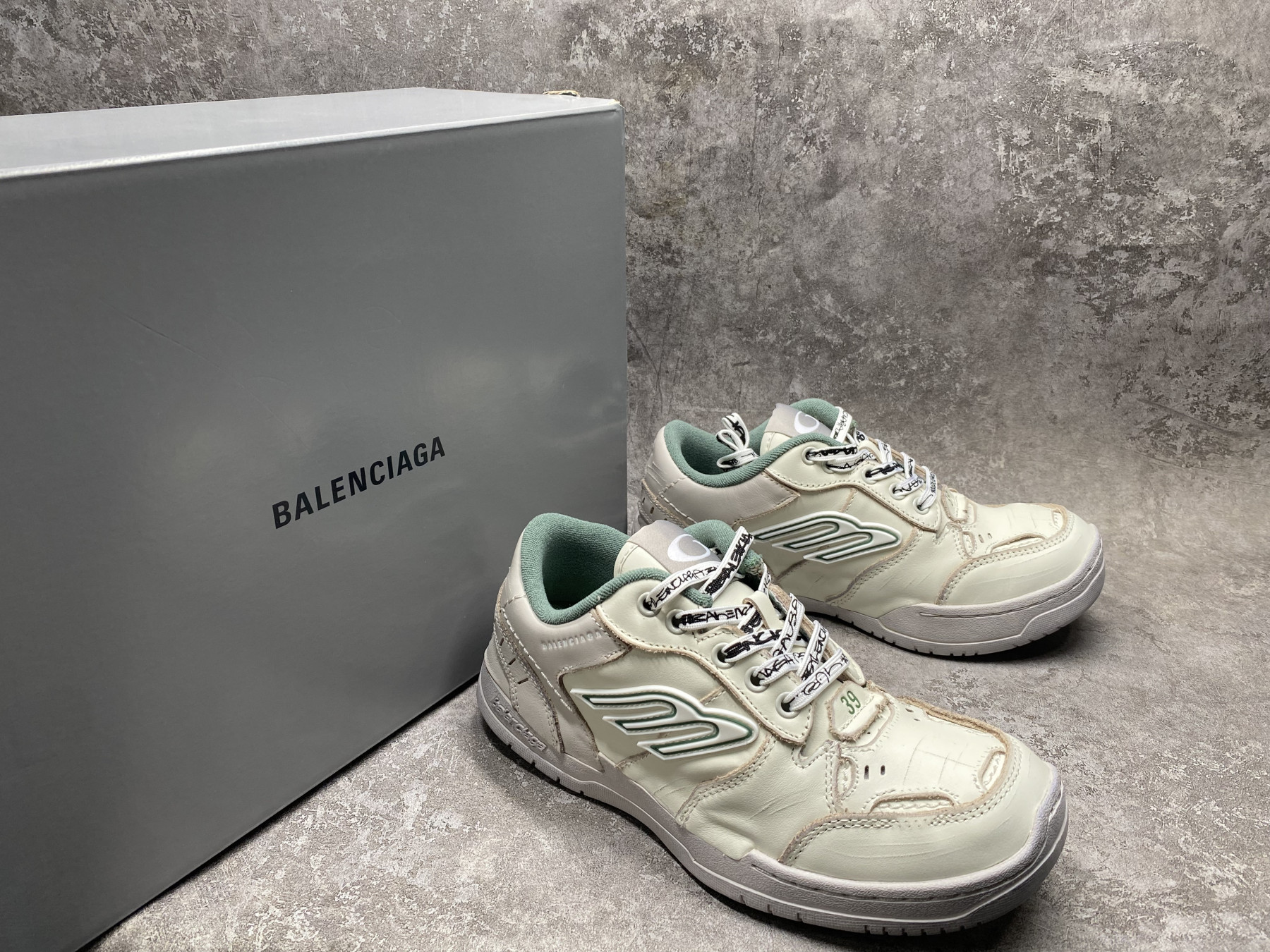 UA Balenciaga Hamptons Worn-out Sneaker (run one size large)