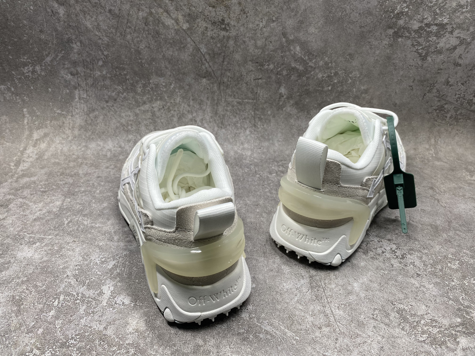UA Off-White Odsy-2000 Sneaker