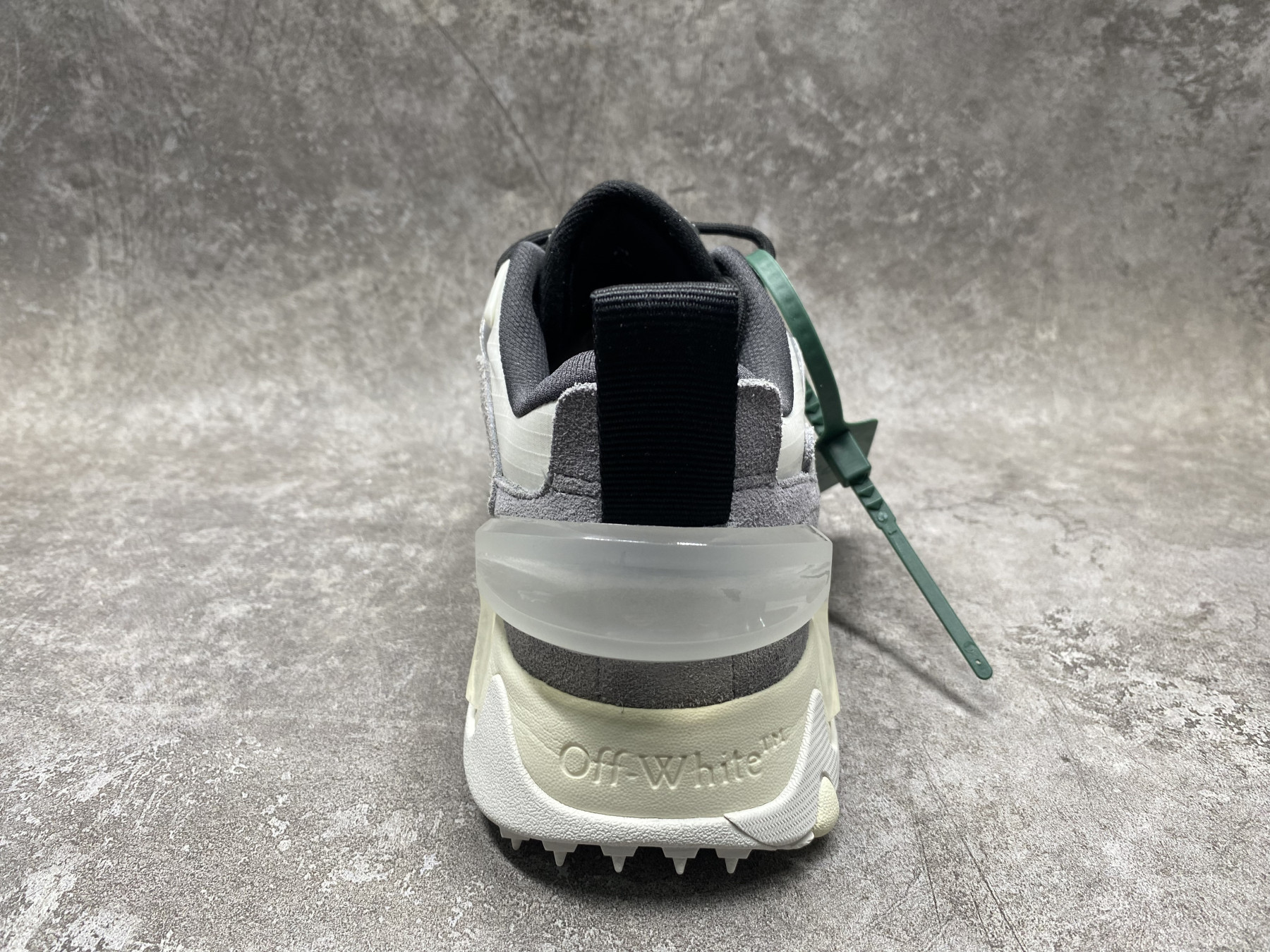 UA Off-White Odsy-2000 Sneaker
