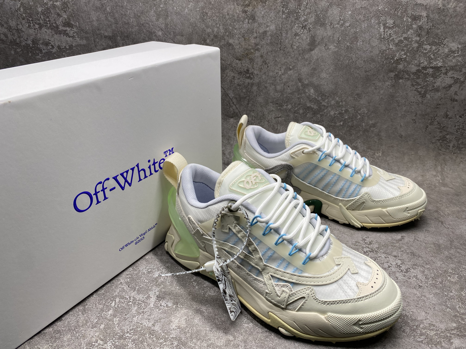 UA Off-White Odsy-2000 Sneaker