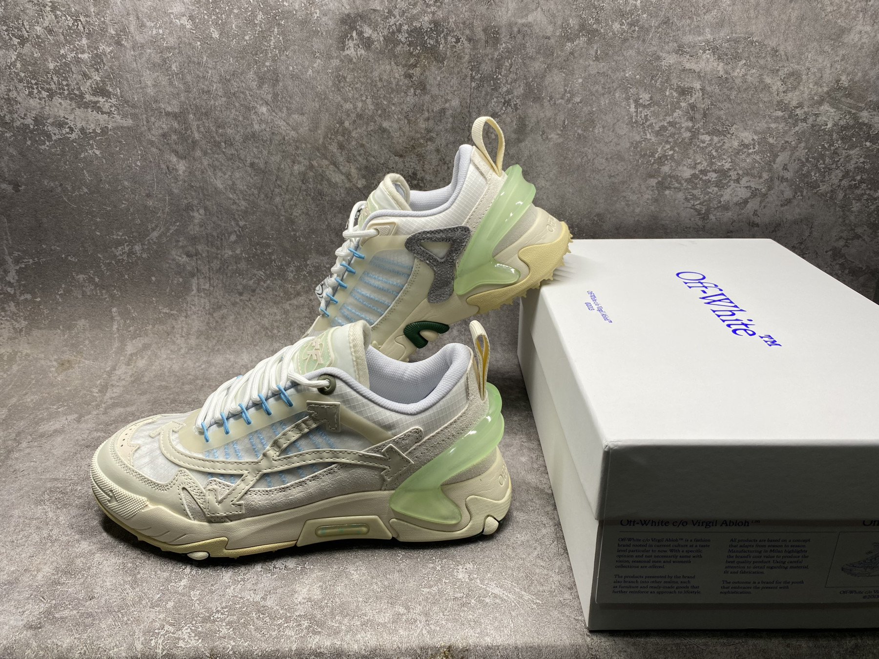 UA Off-White Odsy-2000 Sneaker