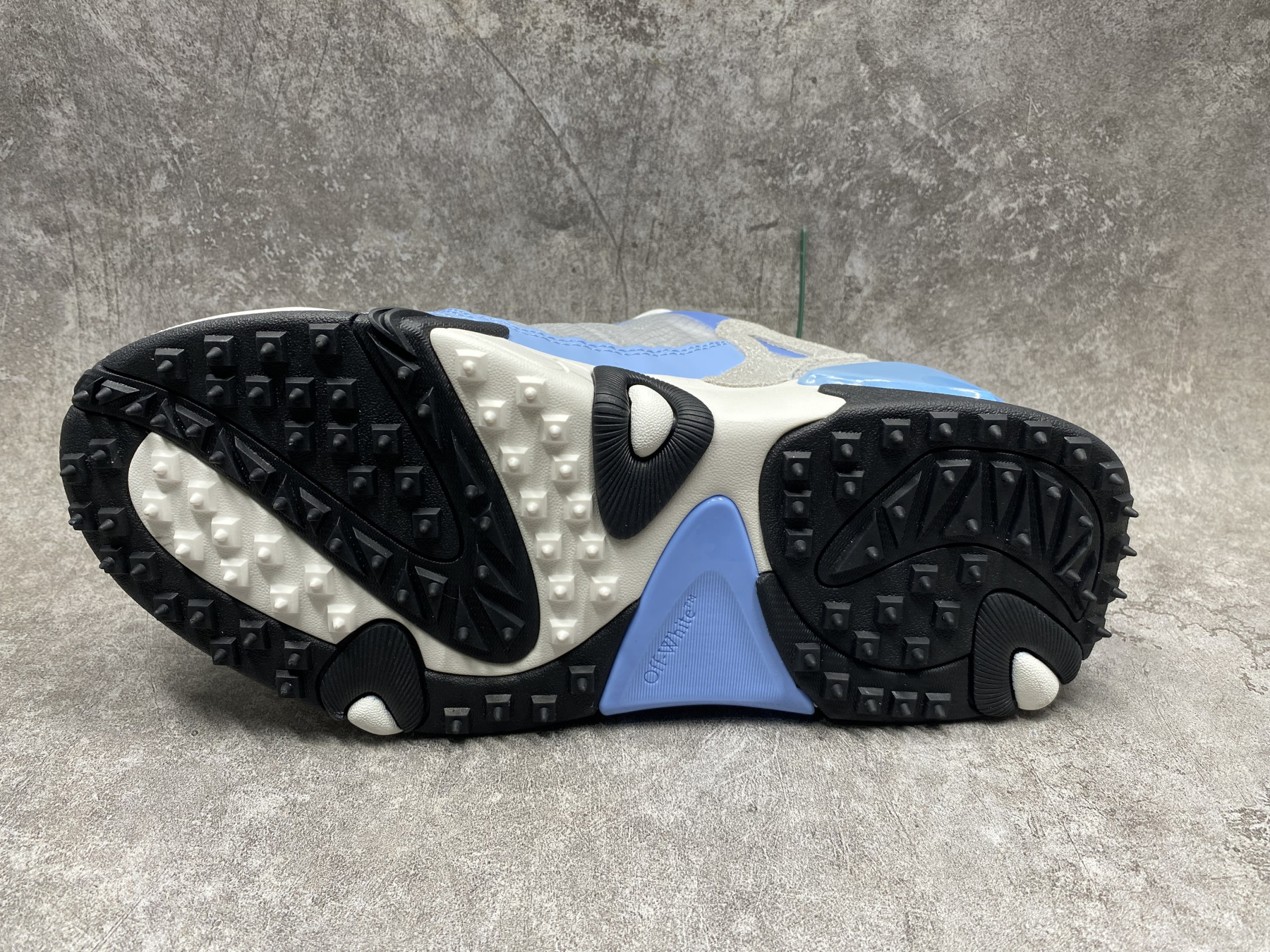 UA Off-White Odsy-2000 Sneaker