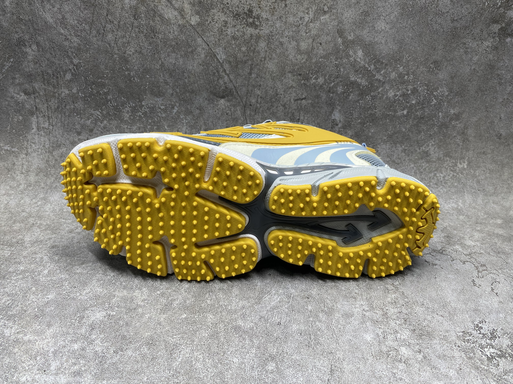 UA Off-White "BE RIGHT BACK"