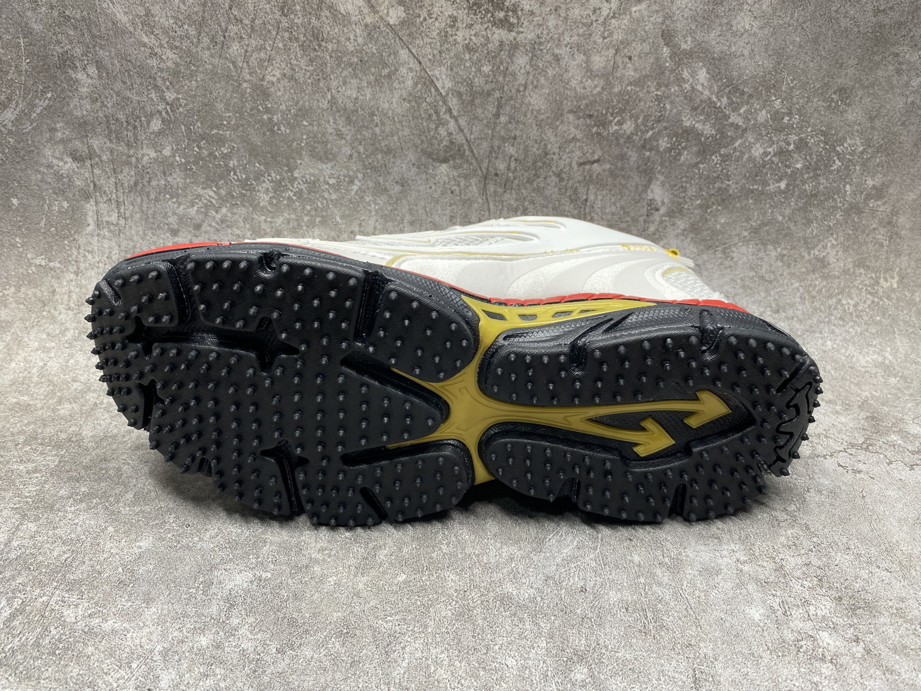 UA Off-White "BE RIGHT BACK"