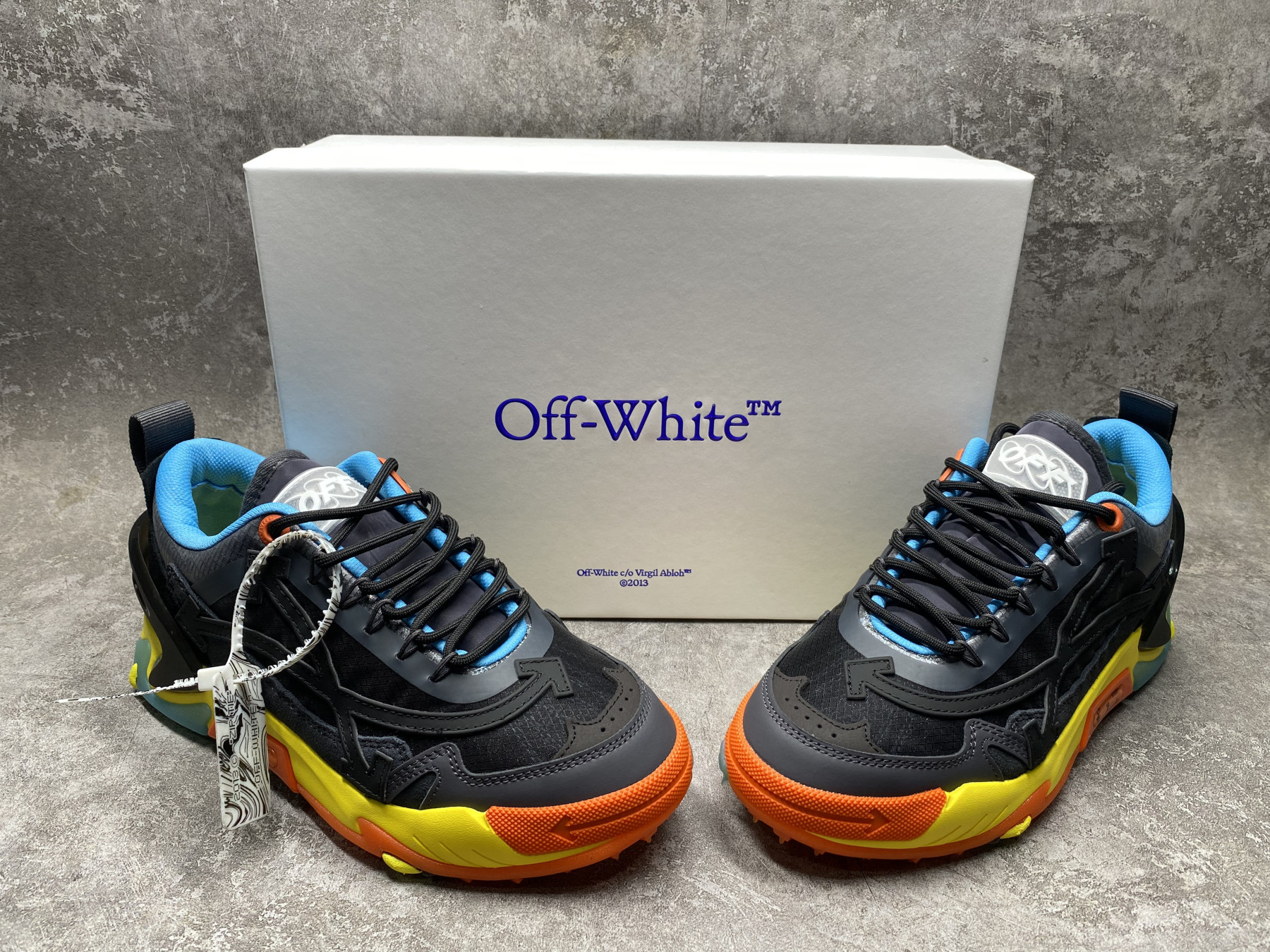 UA Off-White Odsy-2000 Sneaker