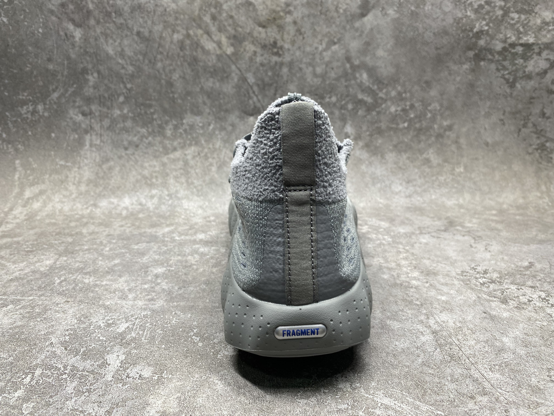UA Nike Mind 002 Flyknit