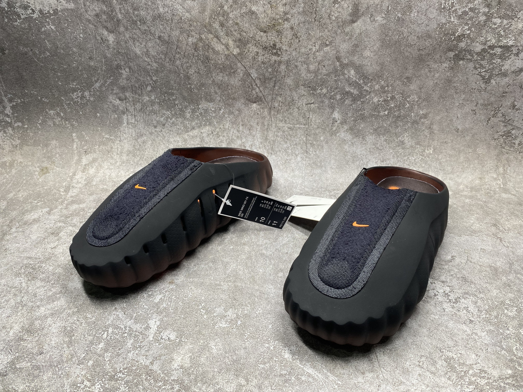 Nike Mind 001 Slide (Runs one size small)