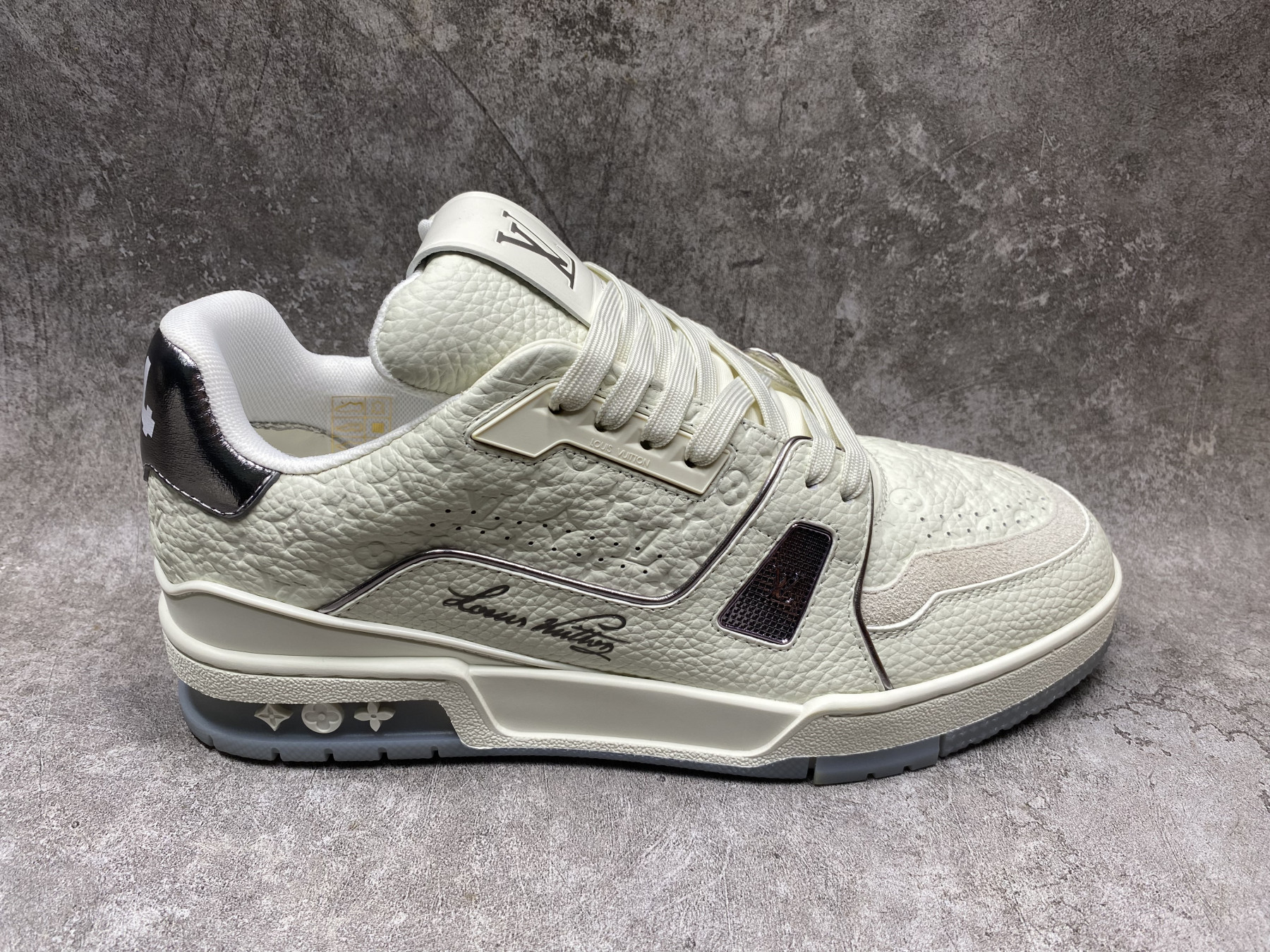 UA LV trainer Sneakers