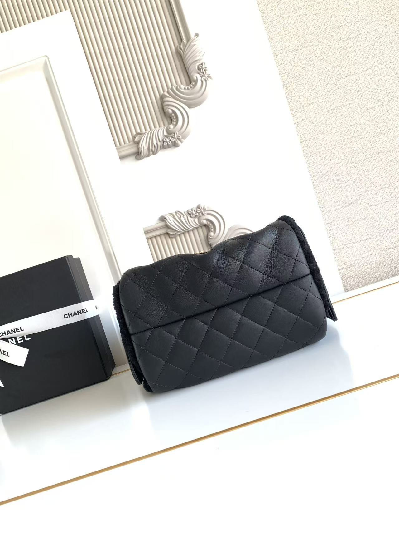 CHANEL 25C Bucket BAG 30x26x14cm