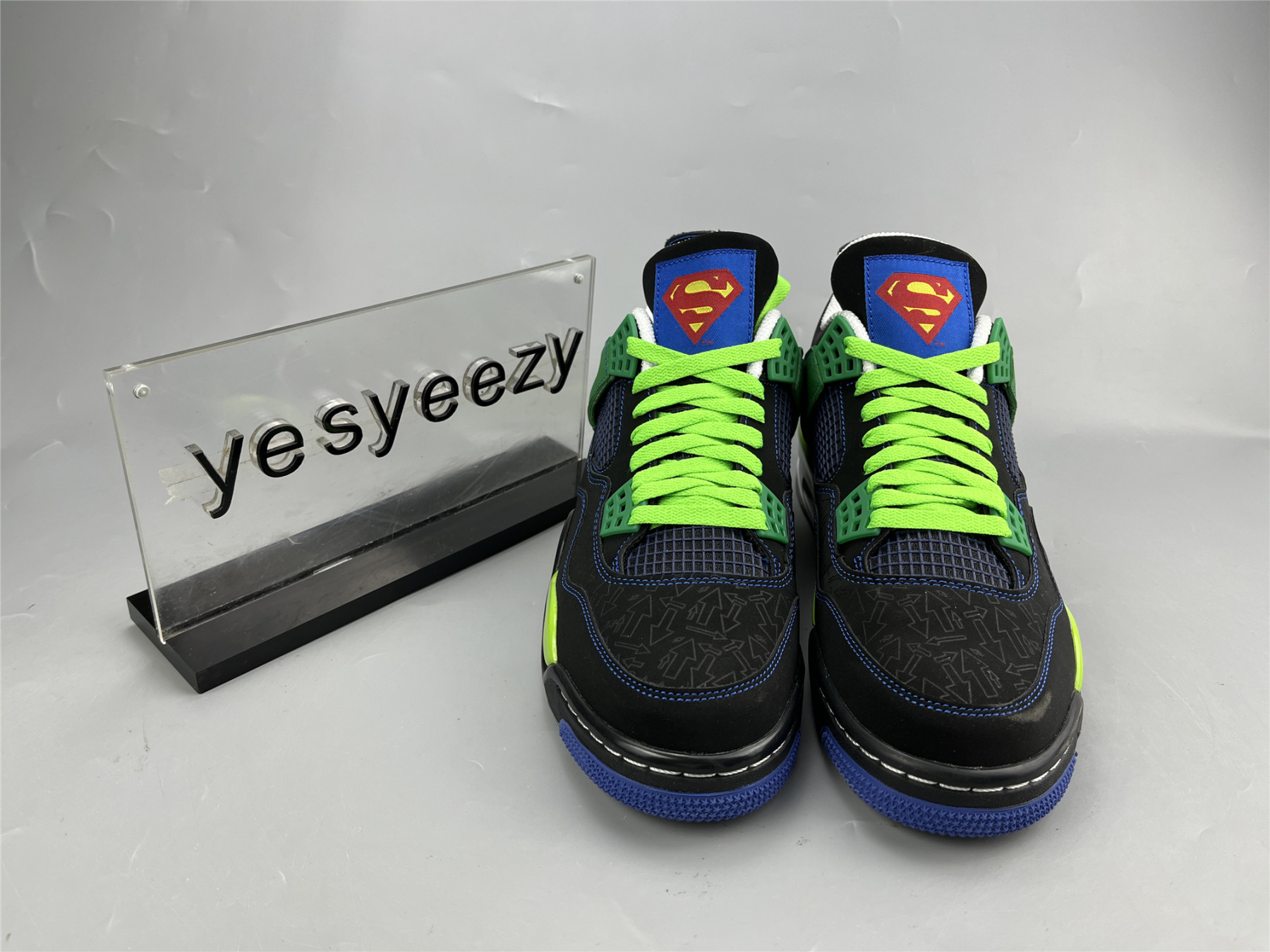 UA AIR JORDAN 4 RETRO 