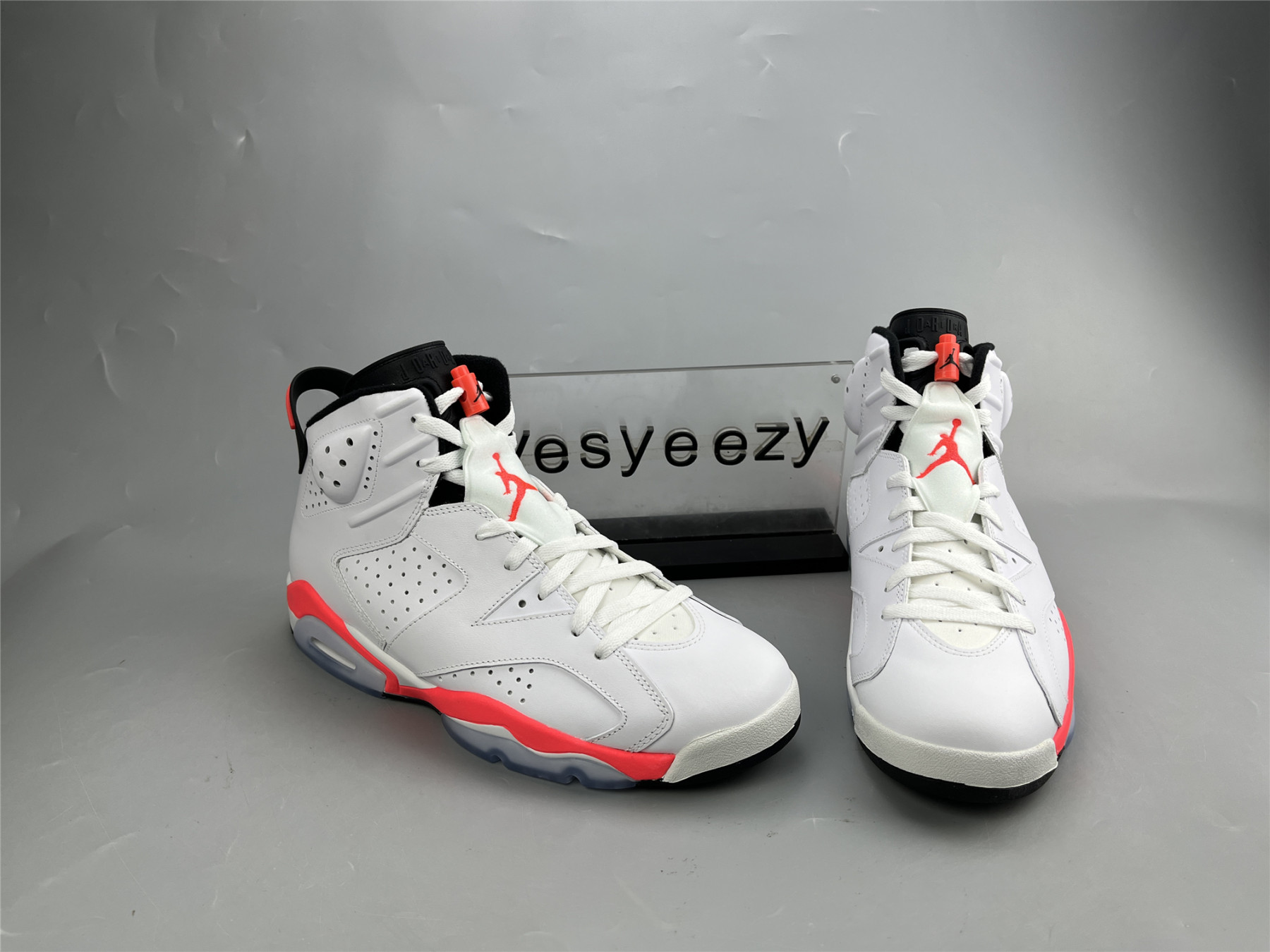 UA AIR JORDAN 6 RETRO