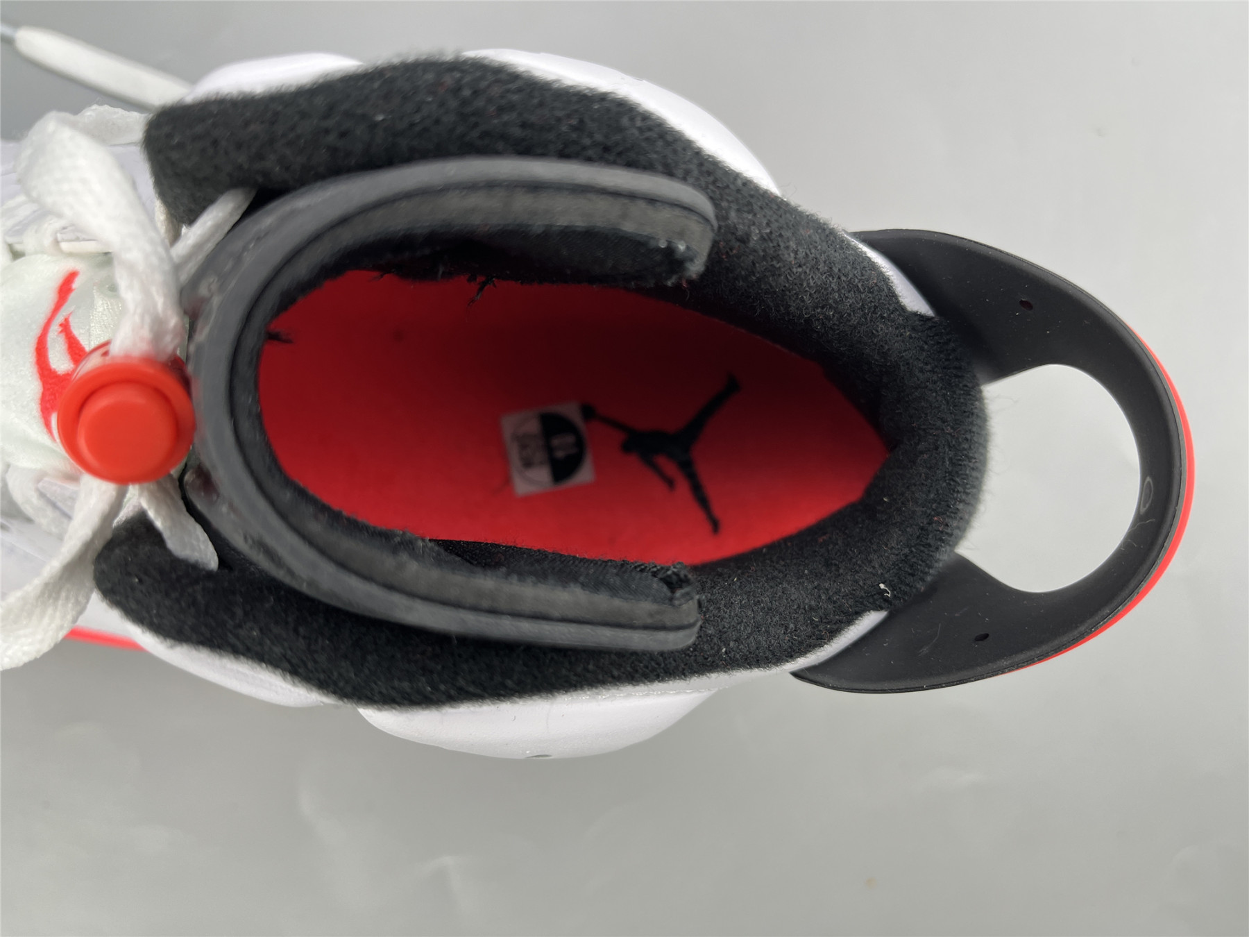 UA AIR JORDAN 6 RETRO