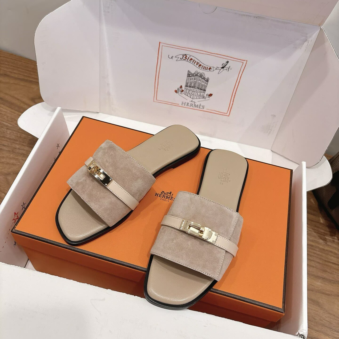 ua H**me5 giulia sandal