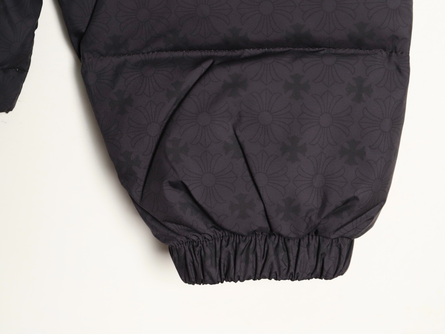 Ch*0me He**ts short puffer jacket