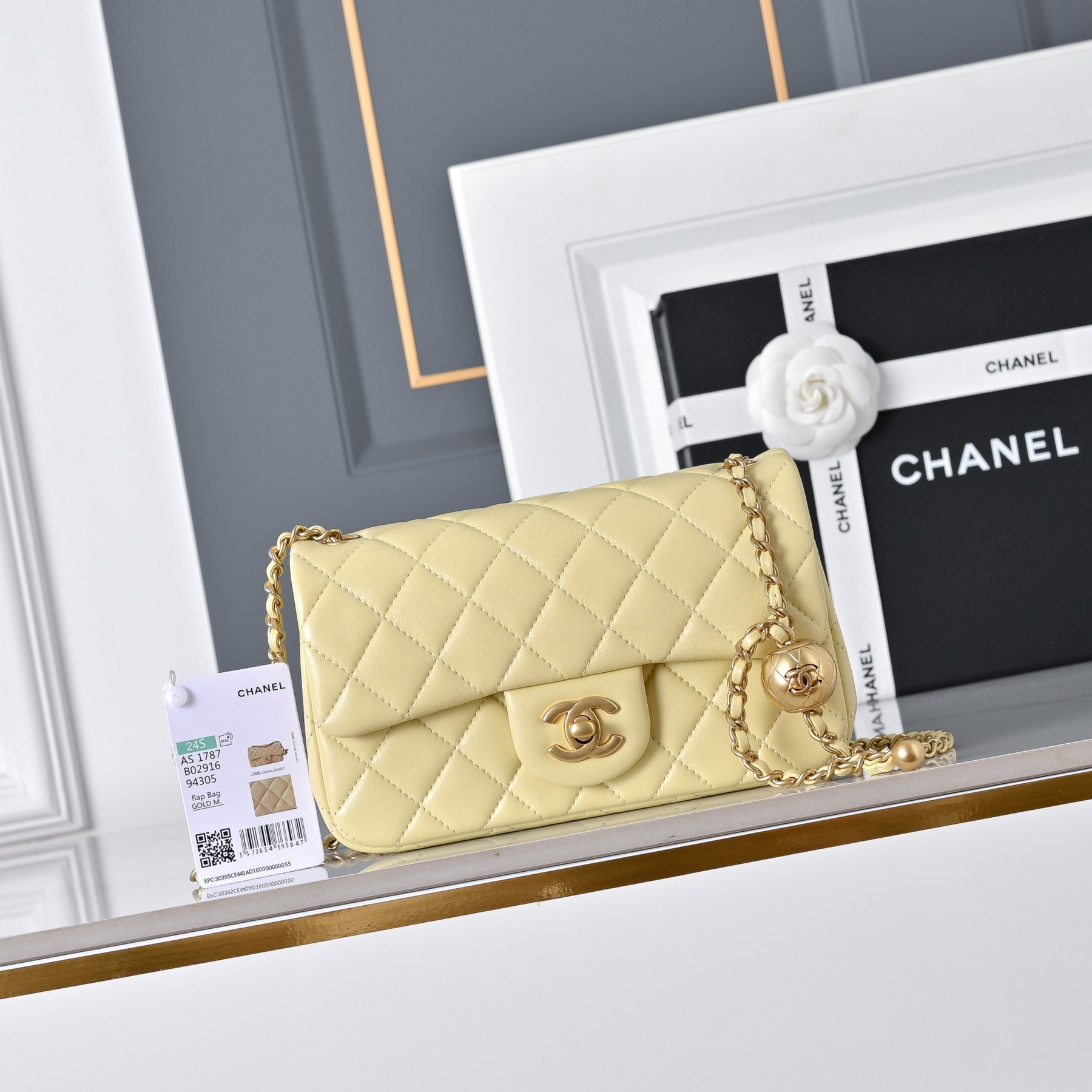 Chanel Flap Bag Burgundy AS1787 20x13x7cm