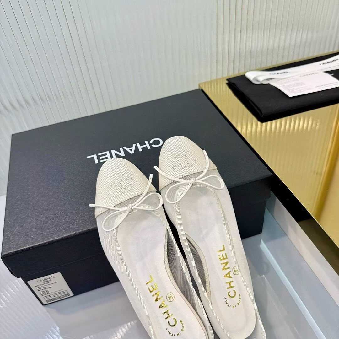 ua Ch**el ballet flats