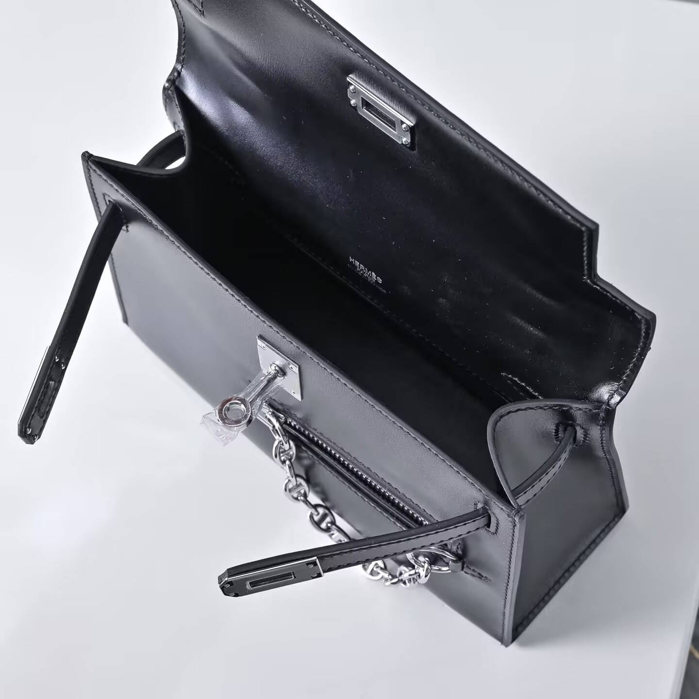 Hermès Kelly Box 22 22x7x13cm