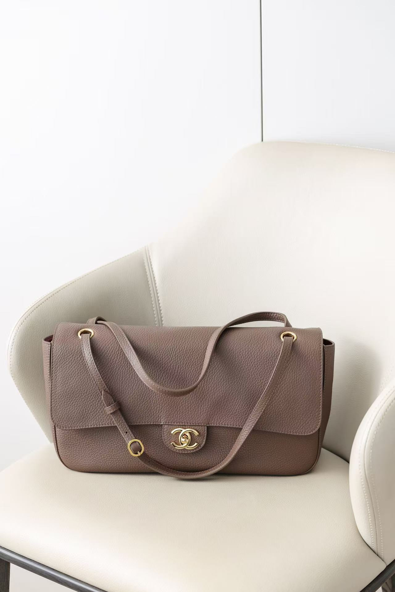 Chanel Maxi Flapbag AS6231 19.5x32x10cm