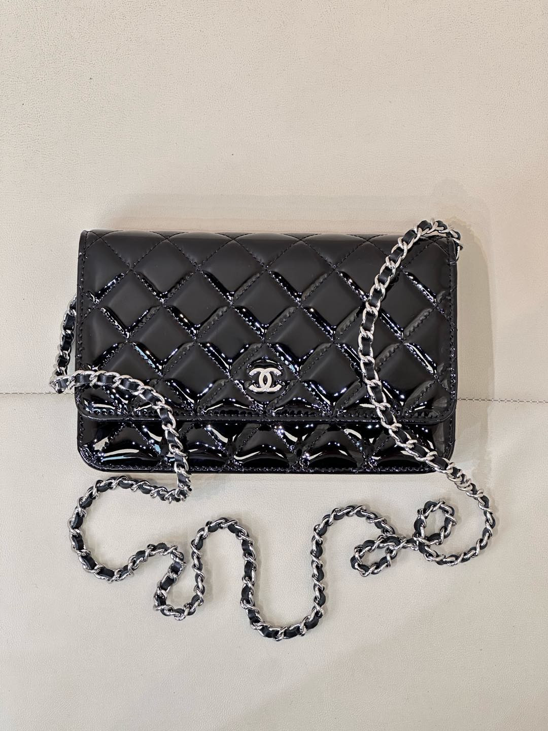 CHANEL WOC CLASSIC WALLET ON CHAIN 13x19x3cm