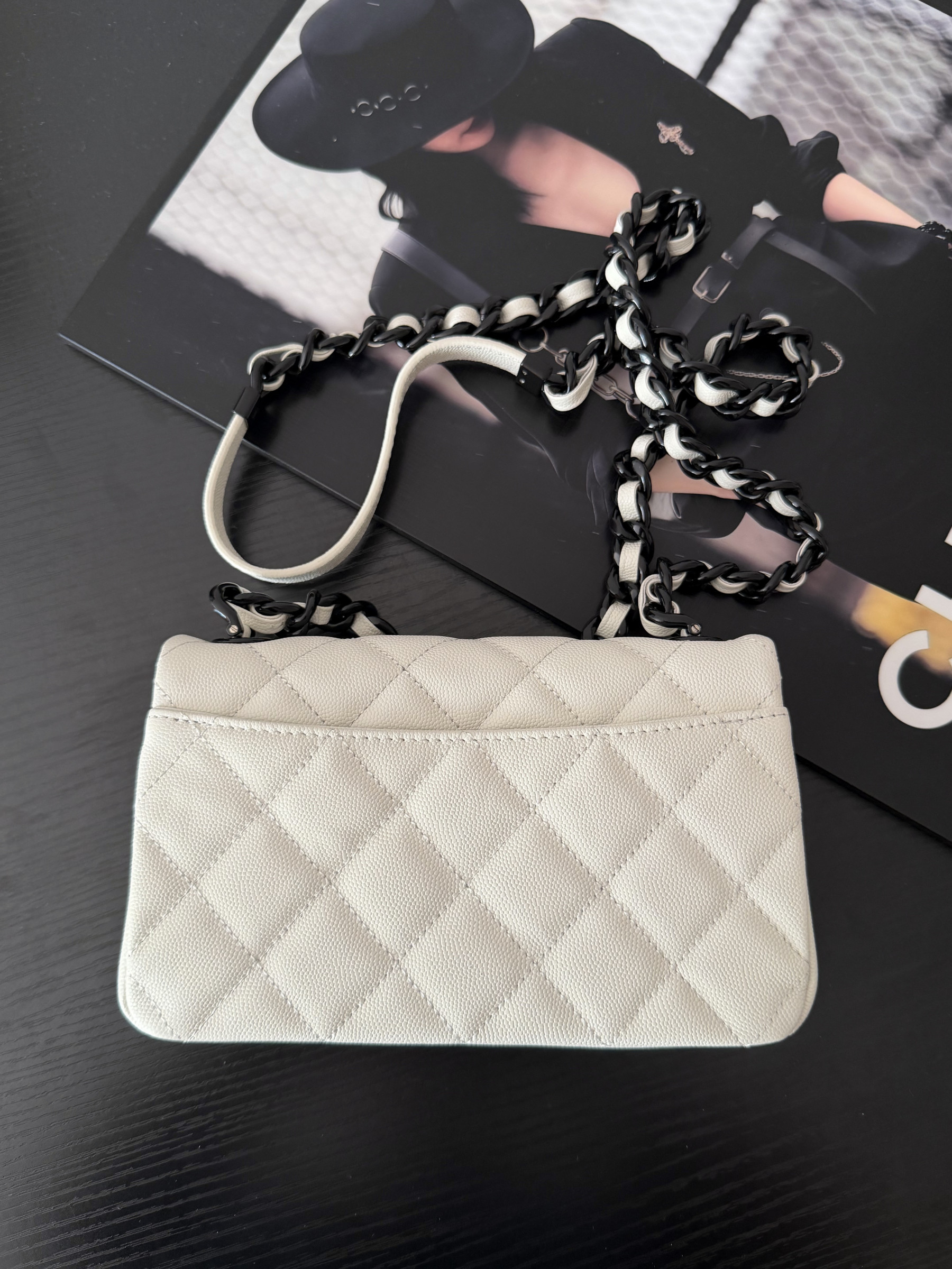 Chanel Flap Bag AS2302 20x12.5x6cm