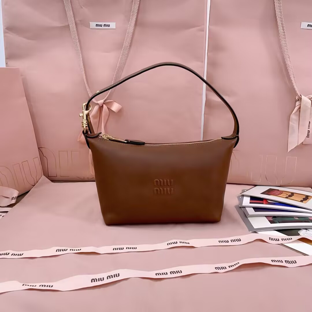 MIU MIU Naplak pouch 14x18.5x10cm