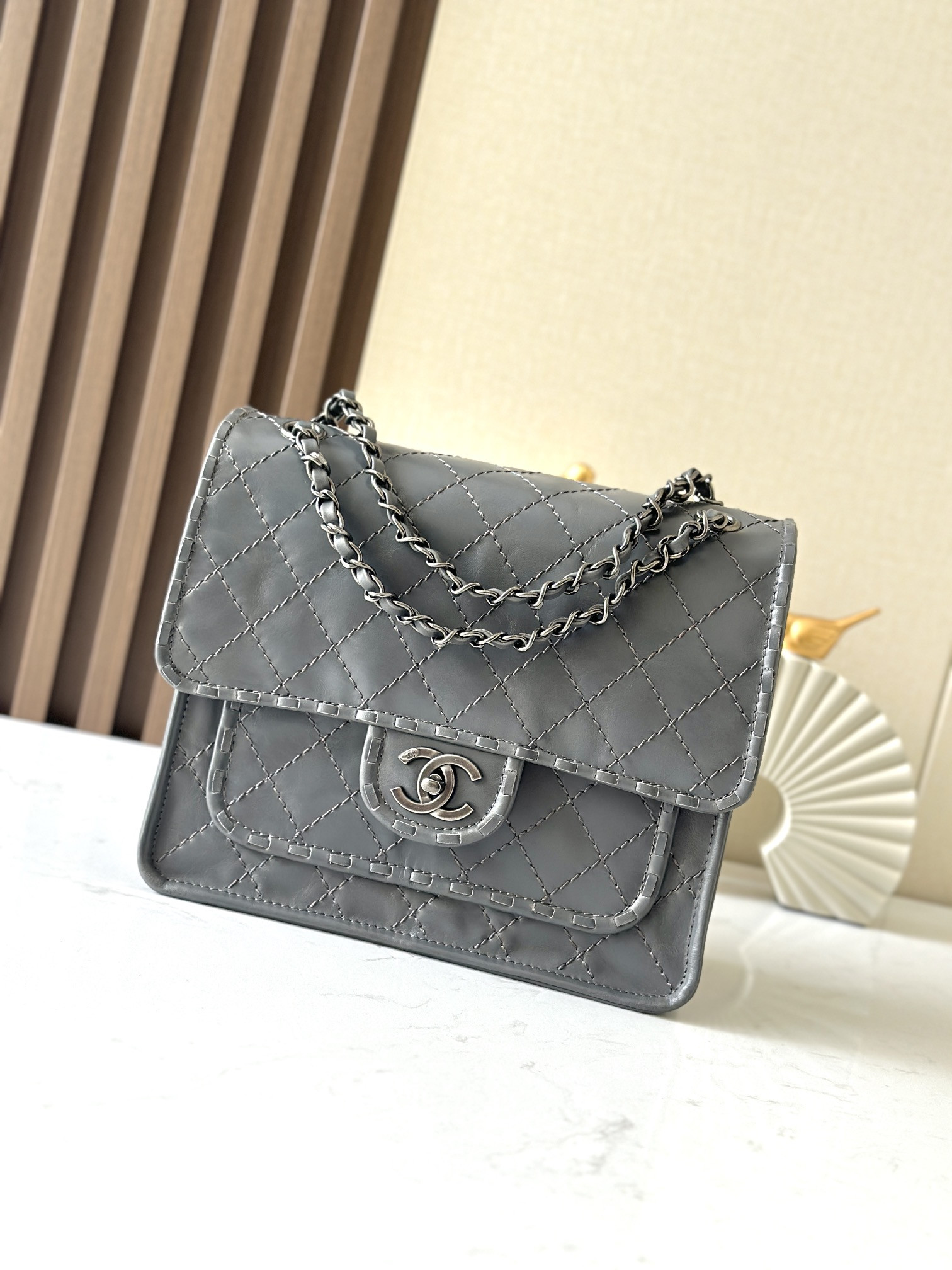 Ch**el vintage flap tofu bag 26x11x23cm