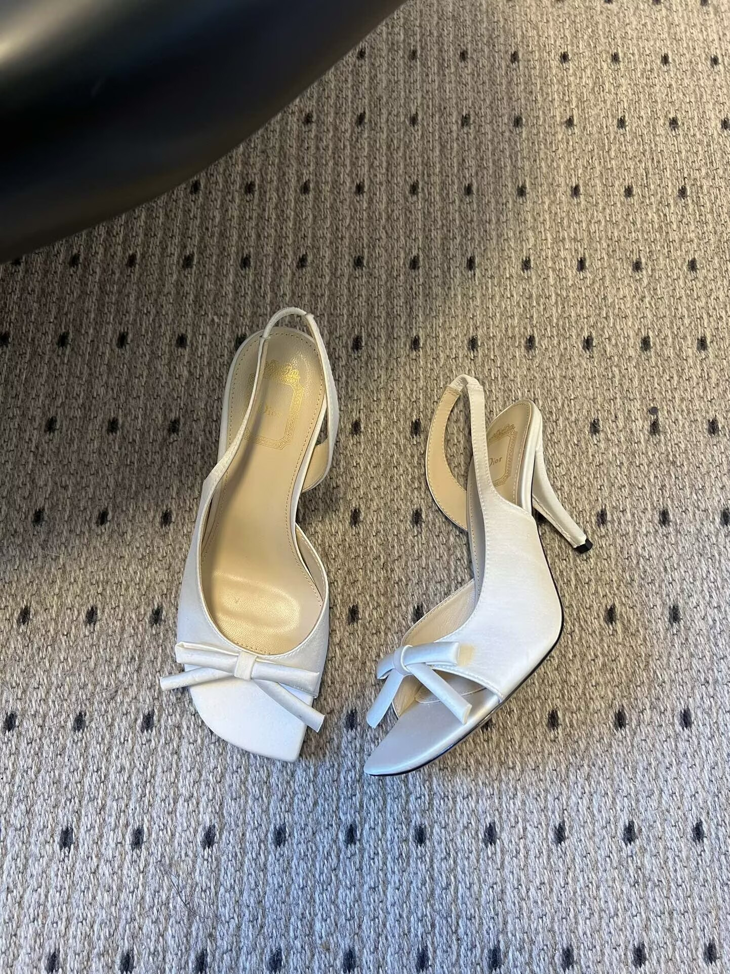 ua D10r bow heeled slingback sandal