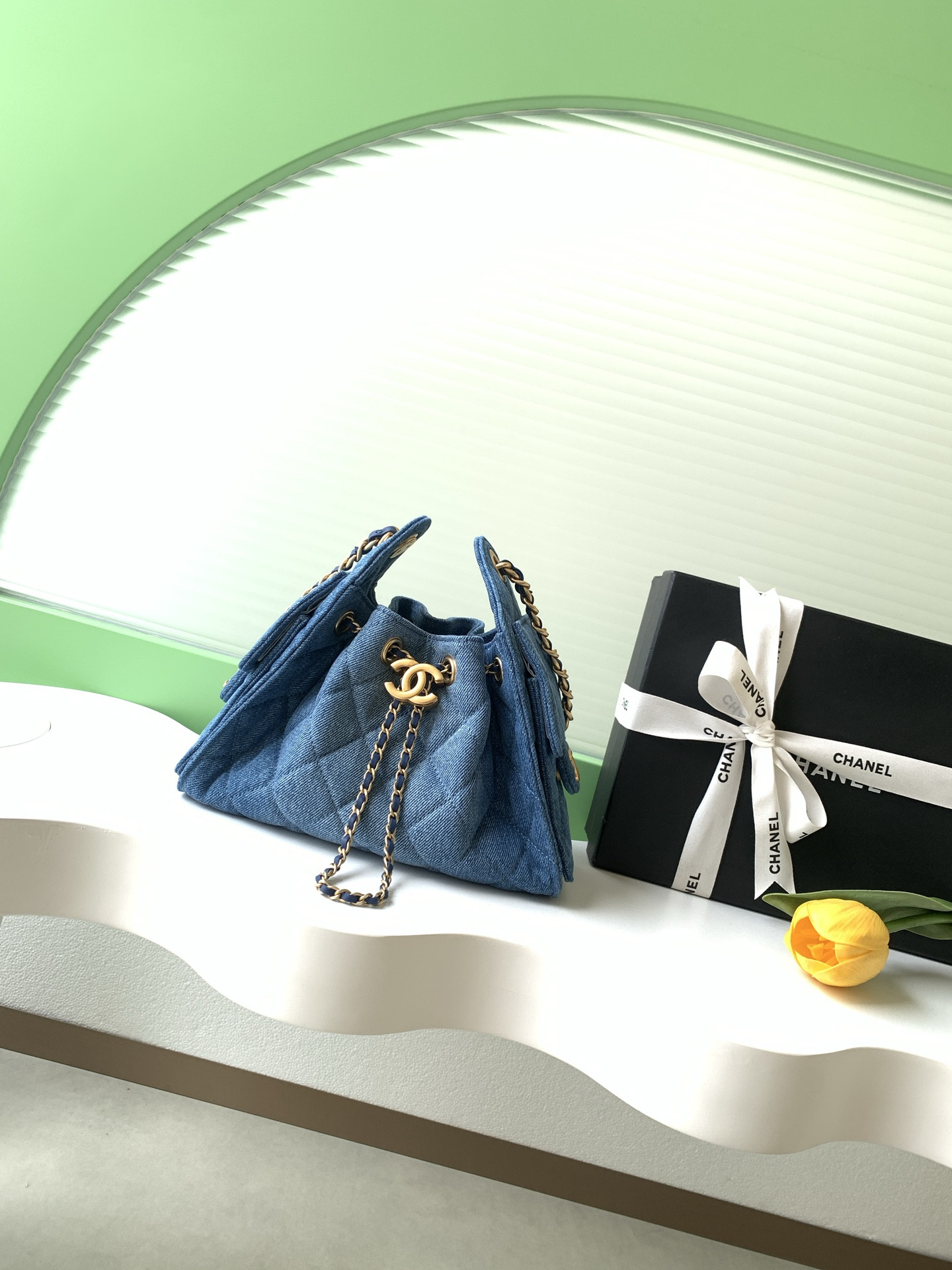 CHANEL 25C Bucket Bag 20x22x12.5cm
