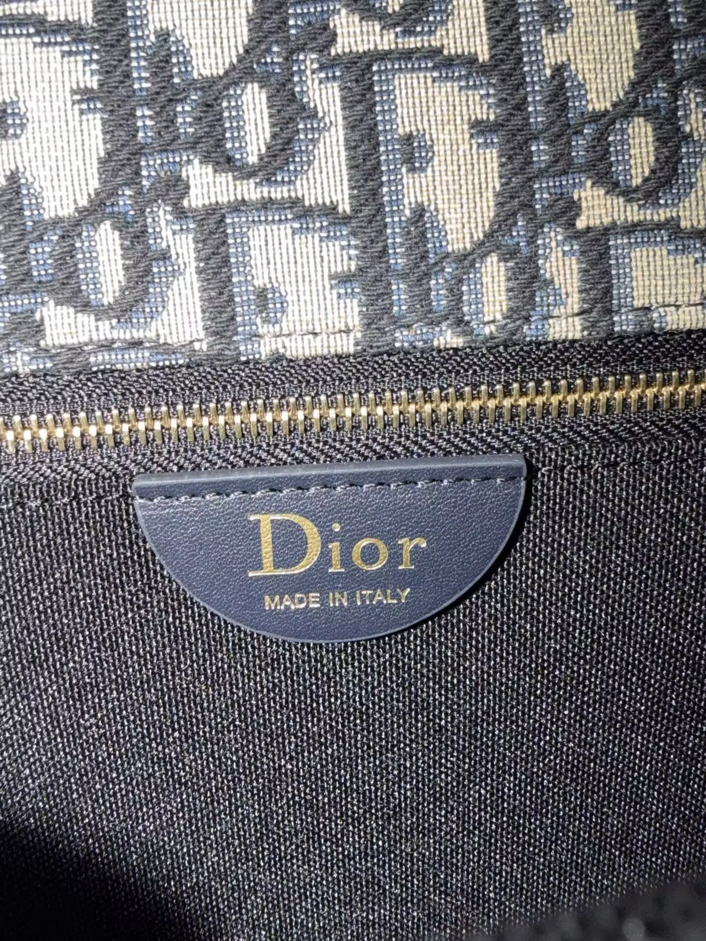 Dior Médaillon Flap Bag 22x13x9.5cm