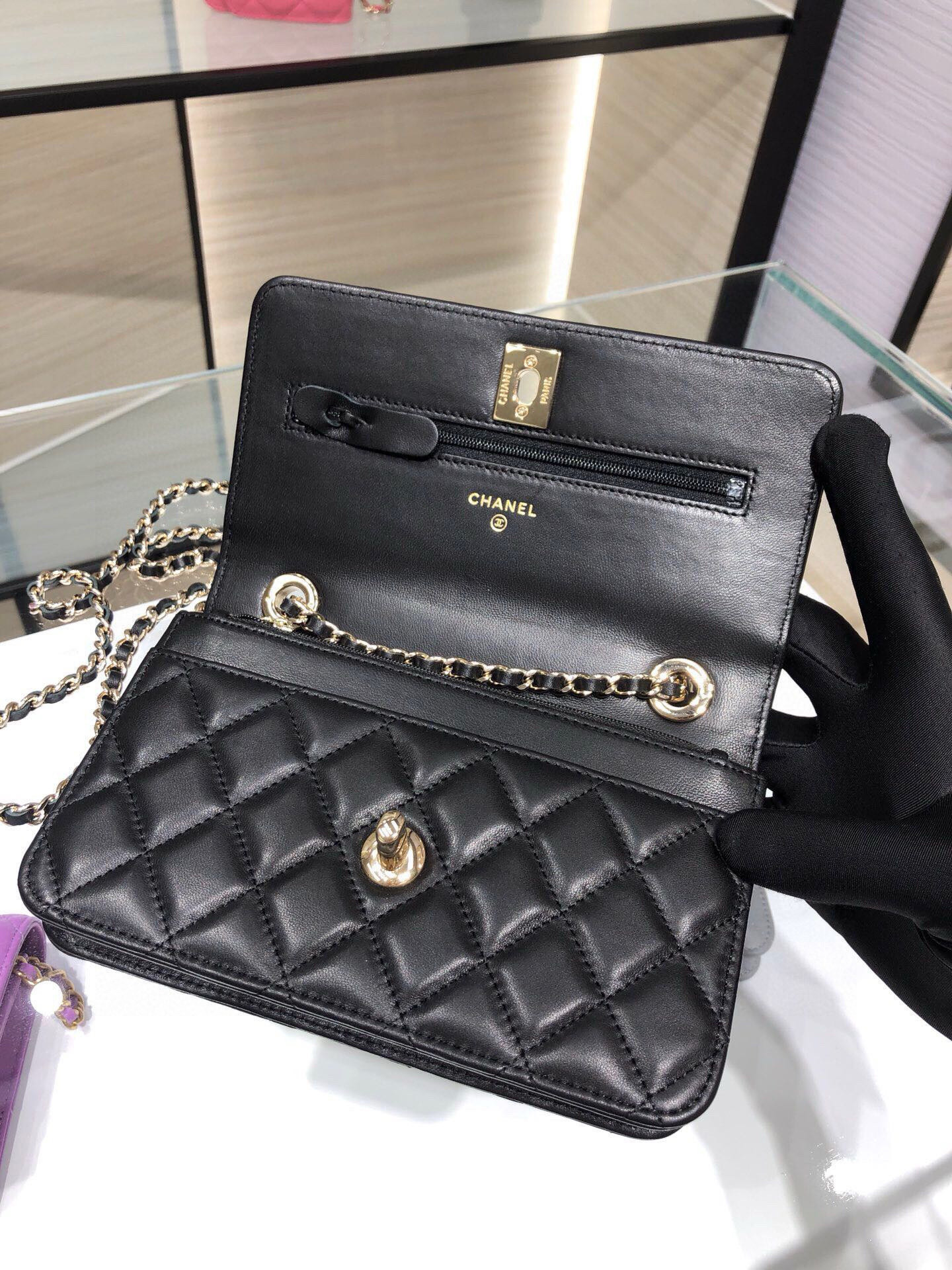Chanel WOC Trendy CC Wallet On Chain 19x12x3.5cm