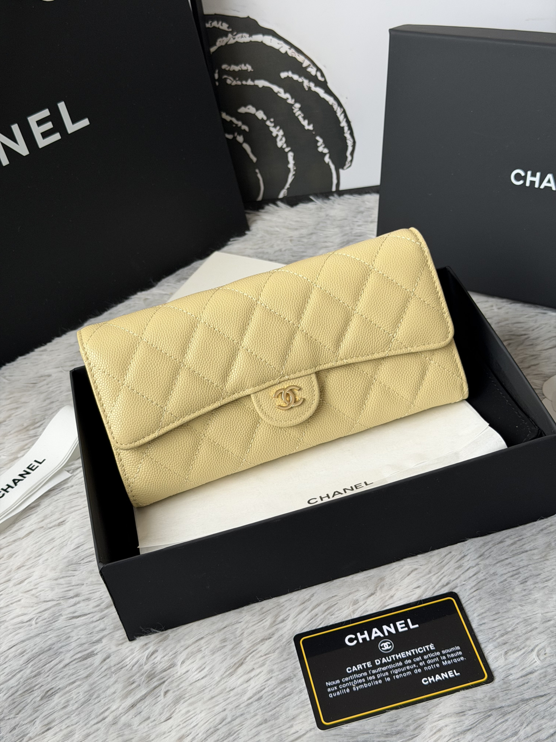 Chanel Wallet 80758 10x19x3cm