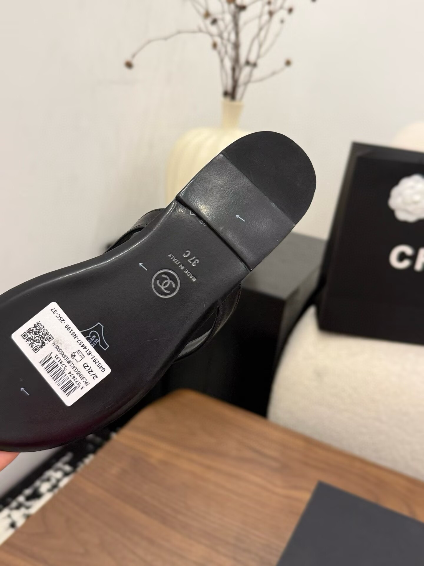 UA Chanel Slides