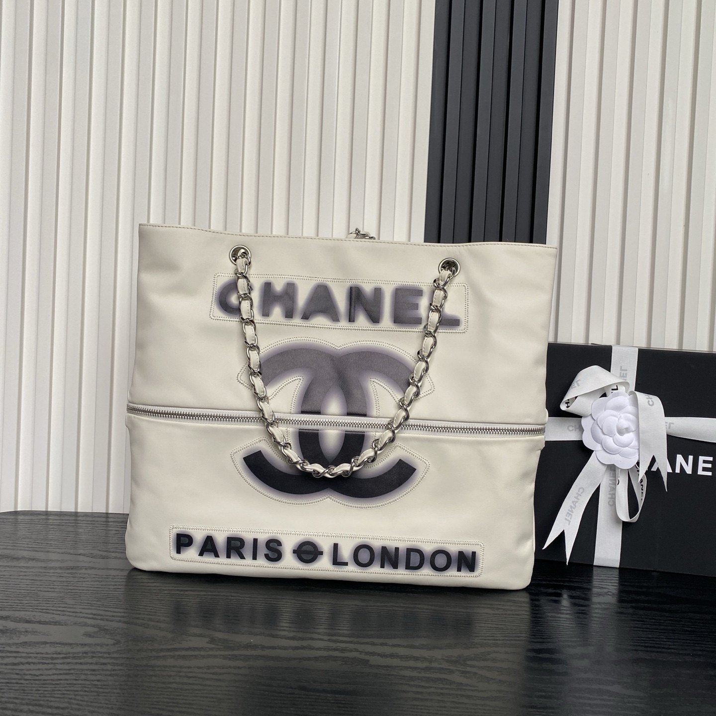 Chanel Vintage Graffiti Expandable Tote Bag AS9903 38x33cm