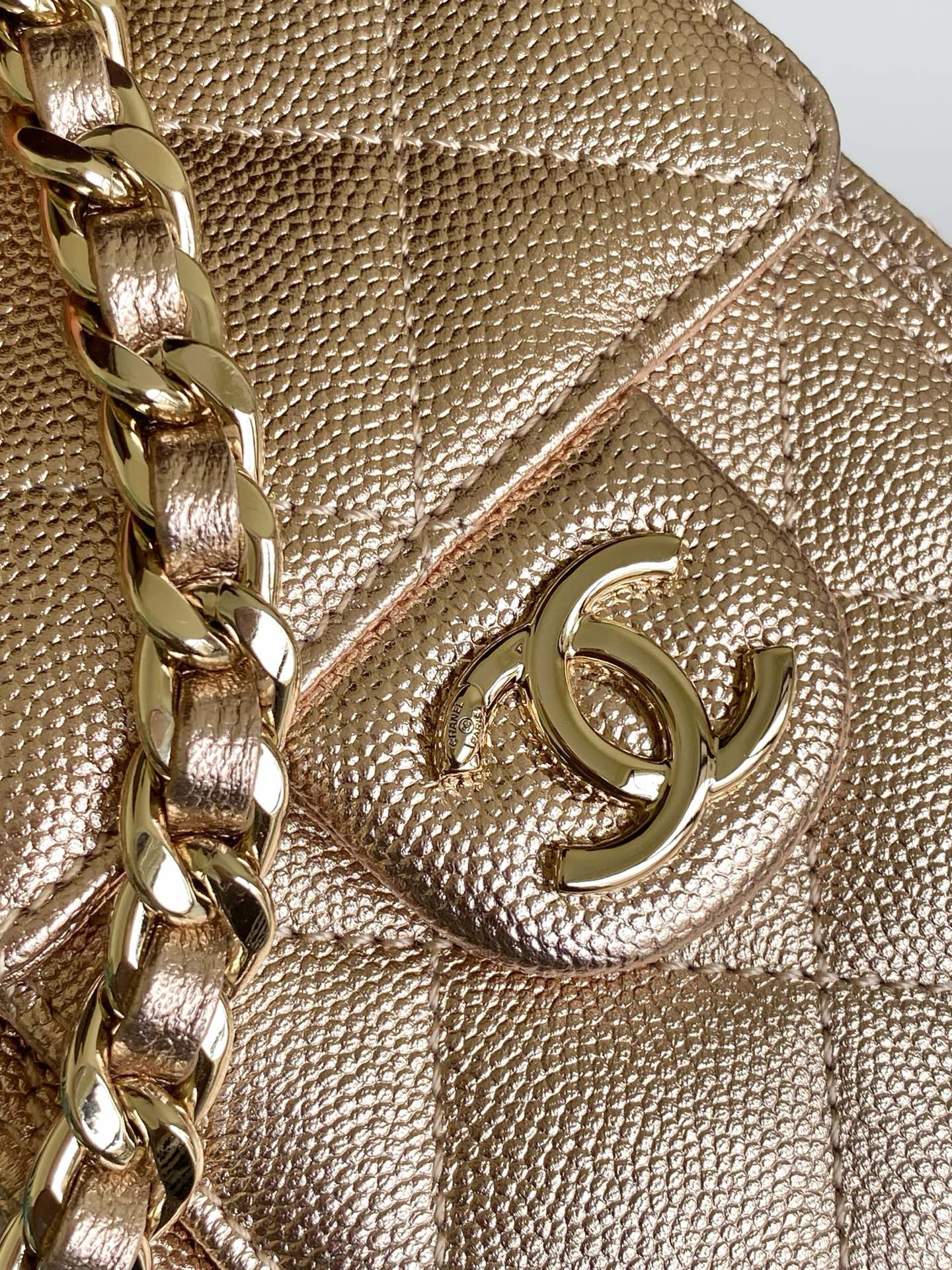 CHANEL 25C Bucket Bag 20x22x12.5cm