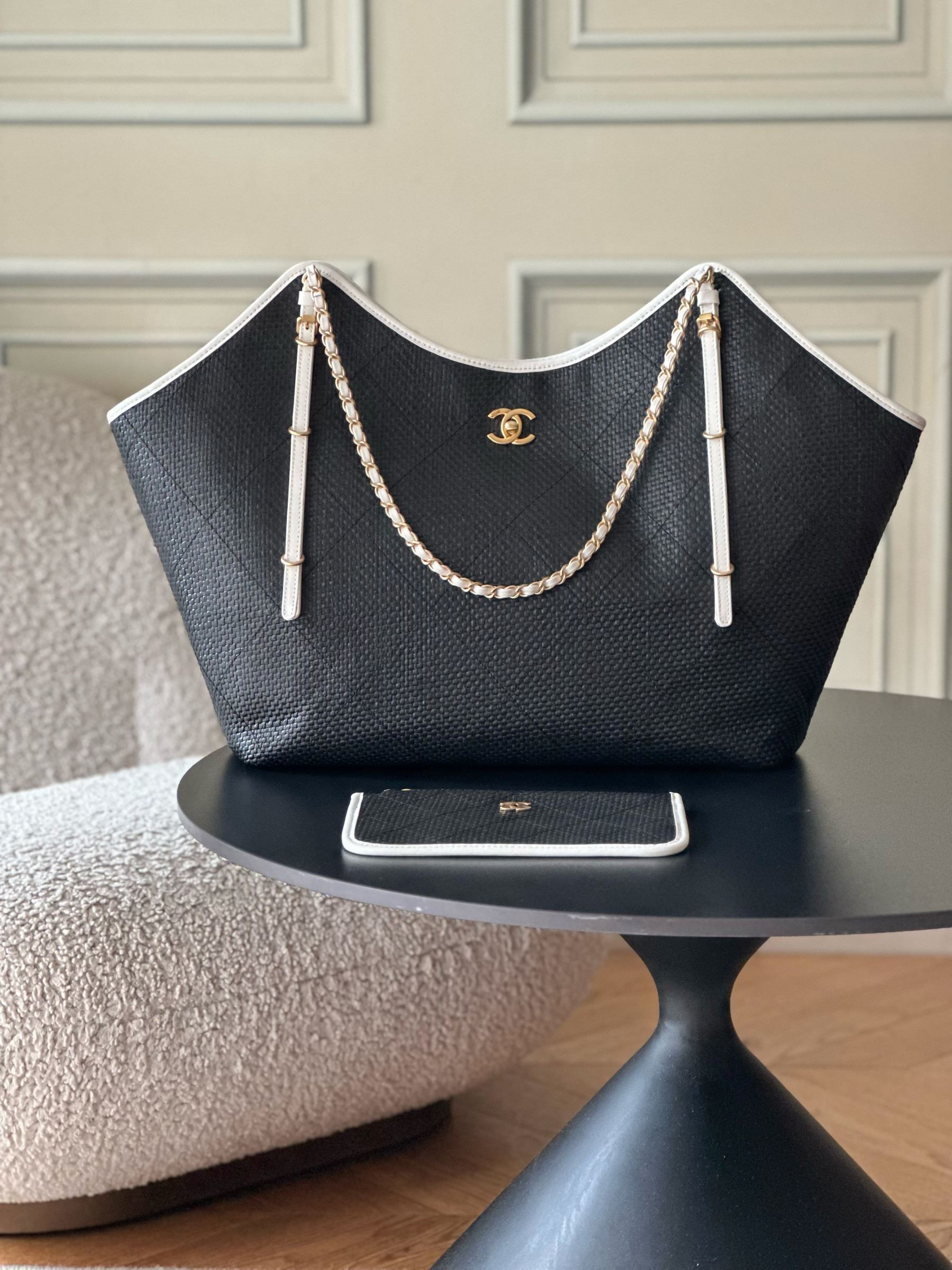Chanel Maxi Shopping Bag AS5463 36 x 59 x 13cm