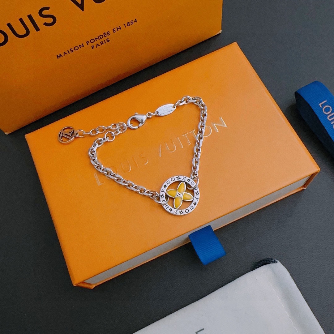L0vis Vvtt0n Bracelet