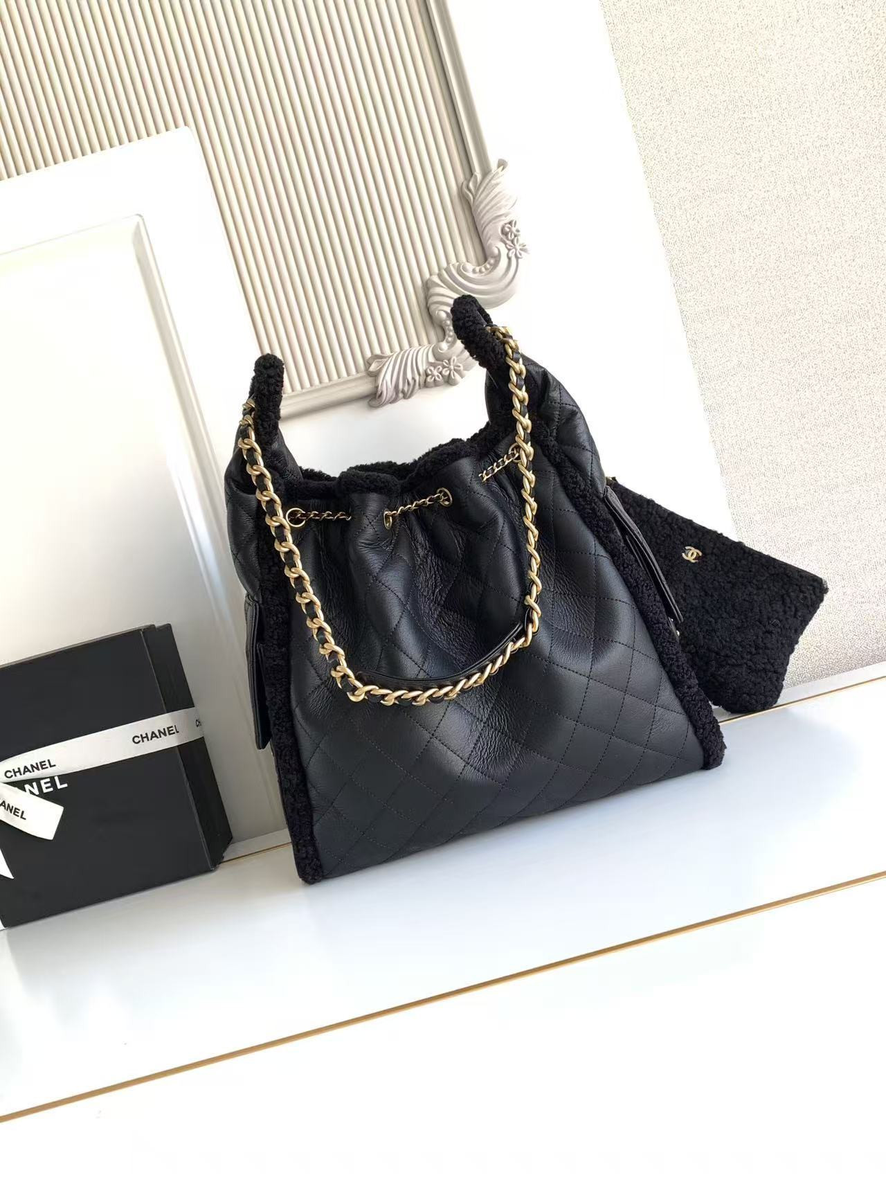 CHANEL 25C Bucket BAG 40x30x15cm