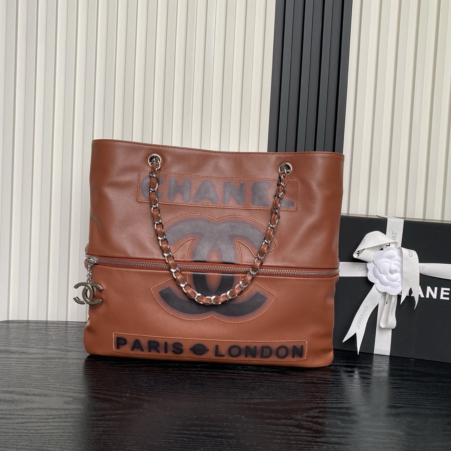 Chanel Vintage Graffiti Expandable Tote Bag AS9903 38x33cm
