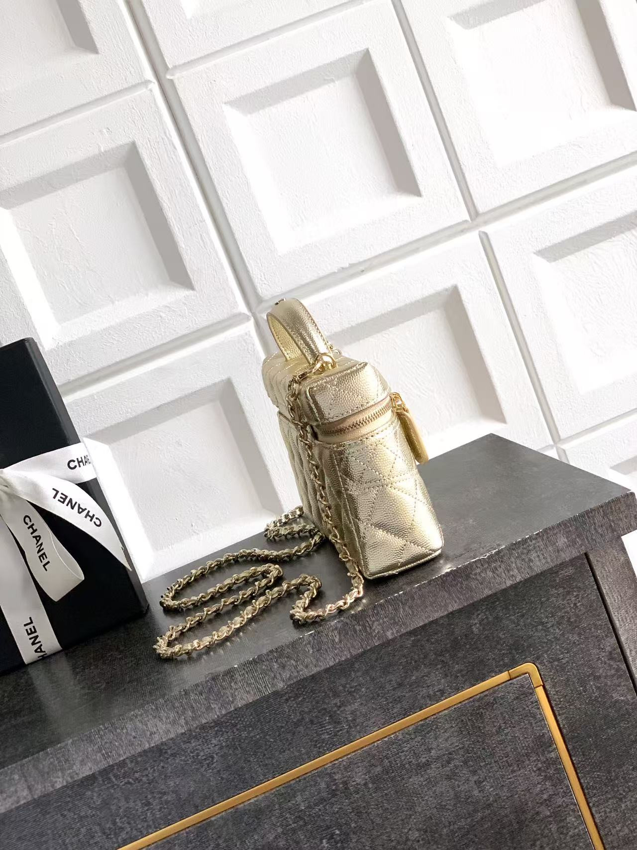 CHANEL LONG VANITY WITH CHAIN 17×19.5×5cm