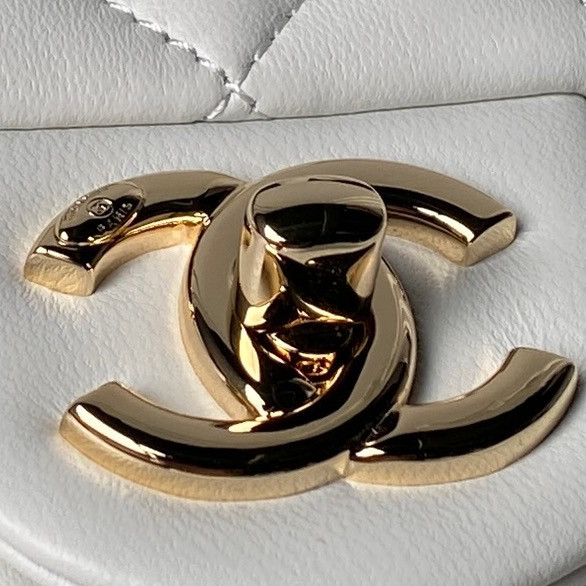 Chanel Classic Flap Handbag CF AS5758 18x13x7cm