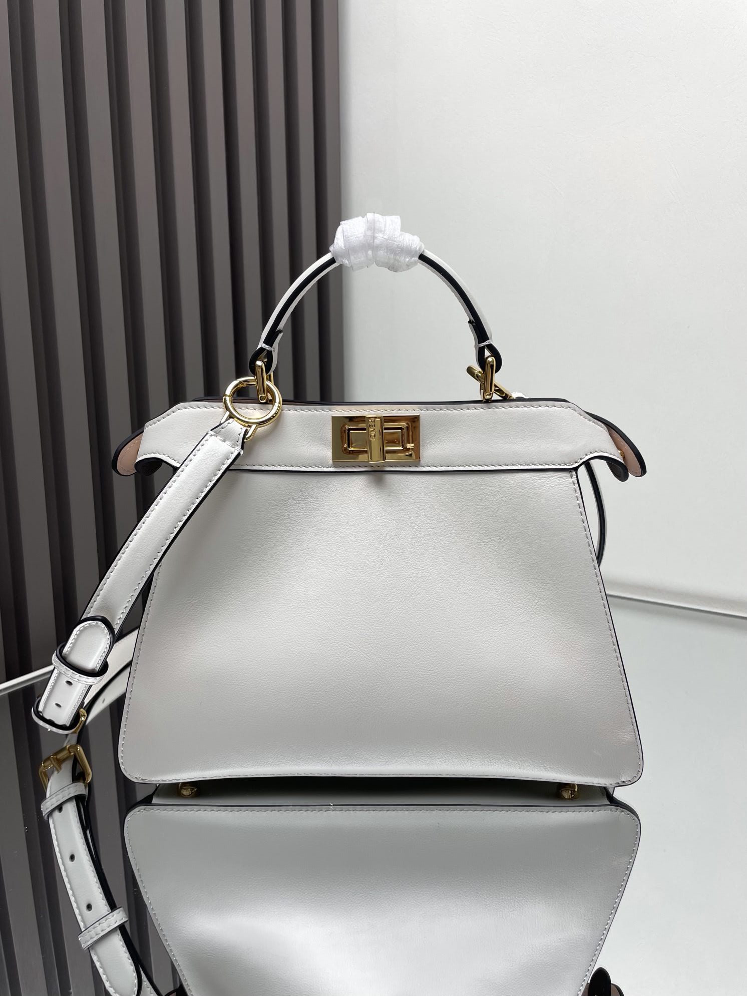 Fendi Small Peekaboo ISeeU 27x21x11cm