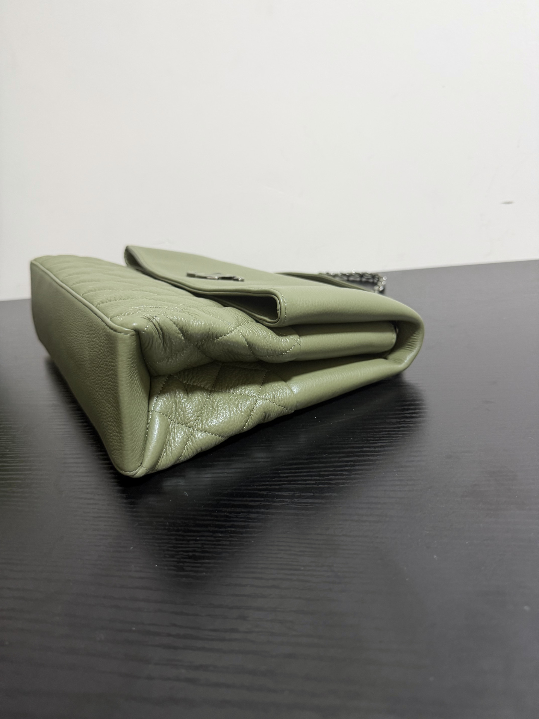 Chanel Hampton Flap Handbag AS7095 32x19x7.5cm