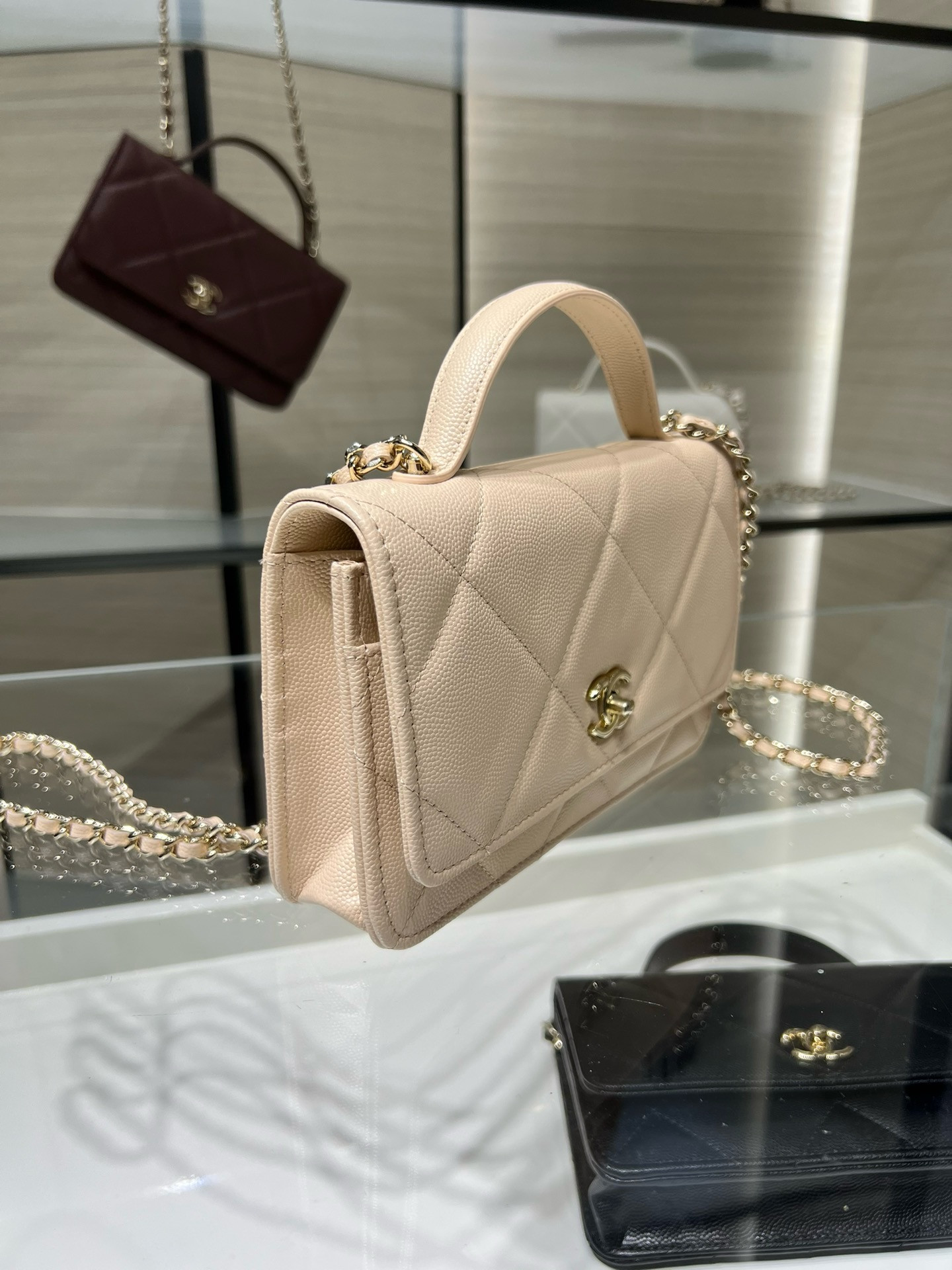 Chanel FLAP BAG WITH TOP HANDLE 19x12x3.5cm